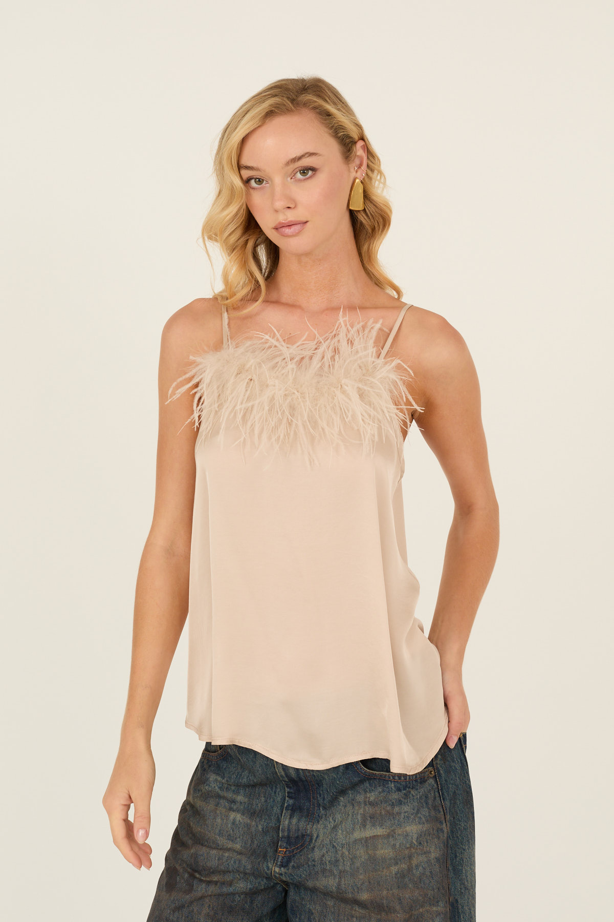top-con-piume-w40f0547-261-weba.jpg