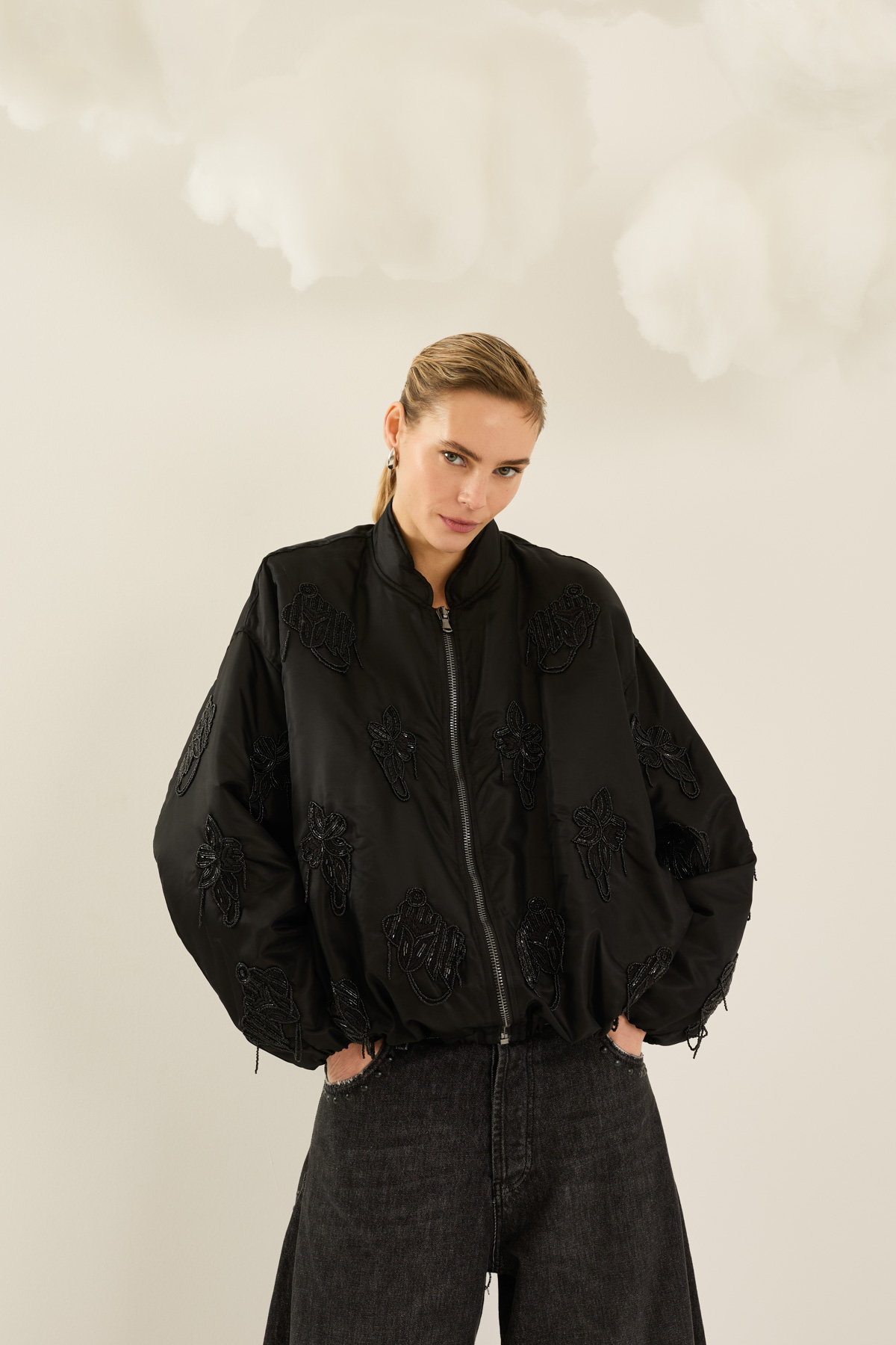 bomber-con-ricami-di-perline-d40n0373-01-weba.jpg