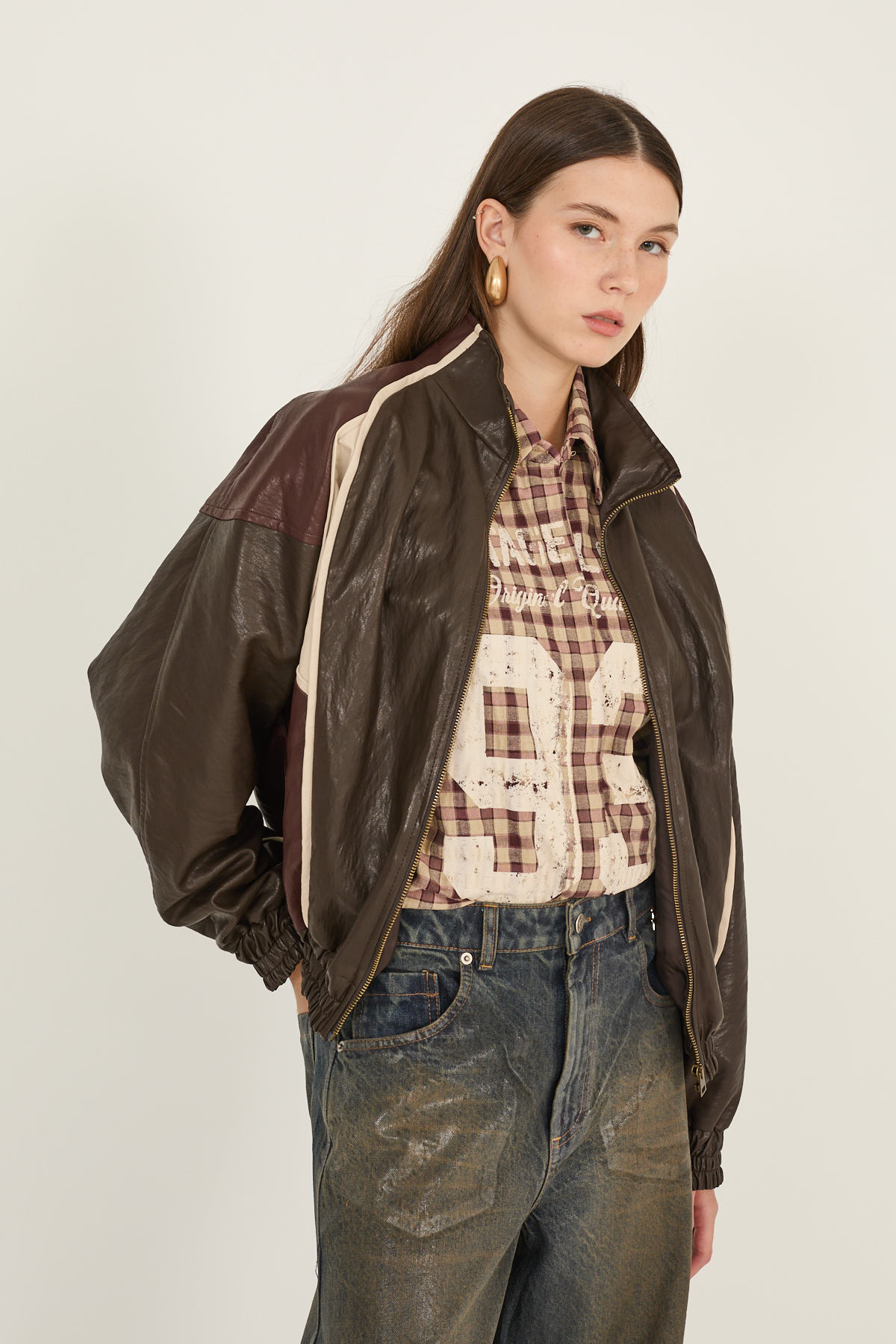 bomber-in-ecopelle-m40f0825-07-webout.jpg