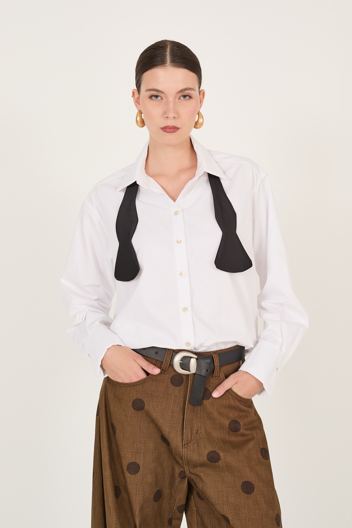 camicia-con-applicazioni-f40x1078-02-webf.jpg