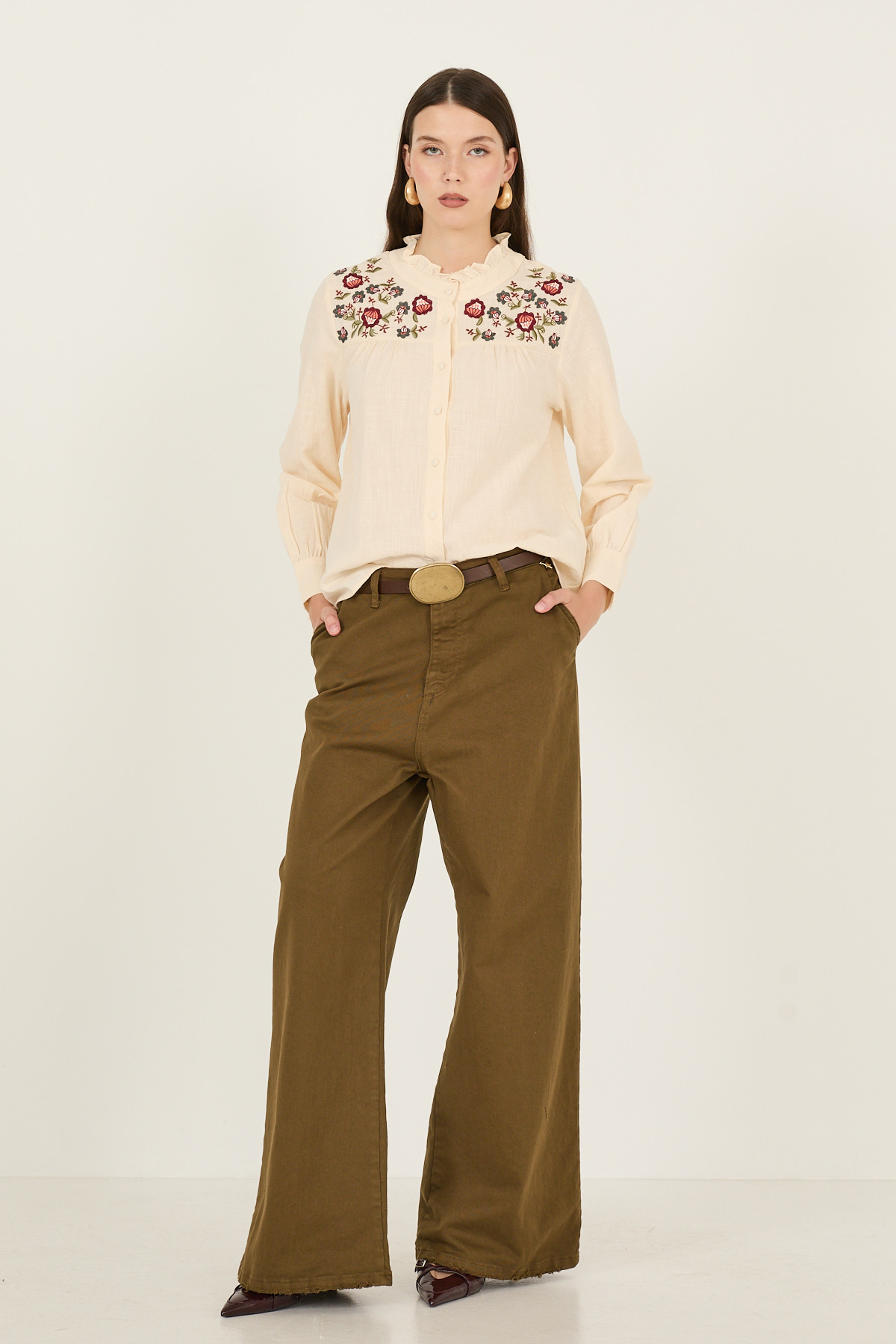 camicia-in-cotone-con-ricami-d40v0856-74-webl.jpg