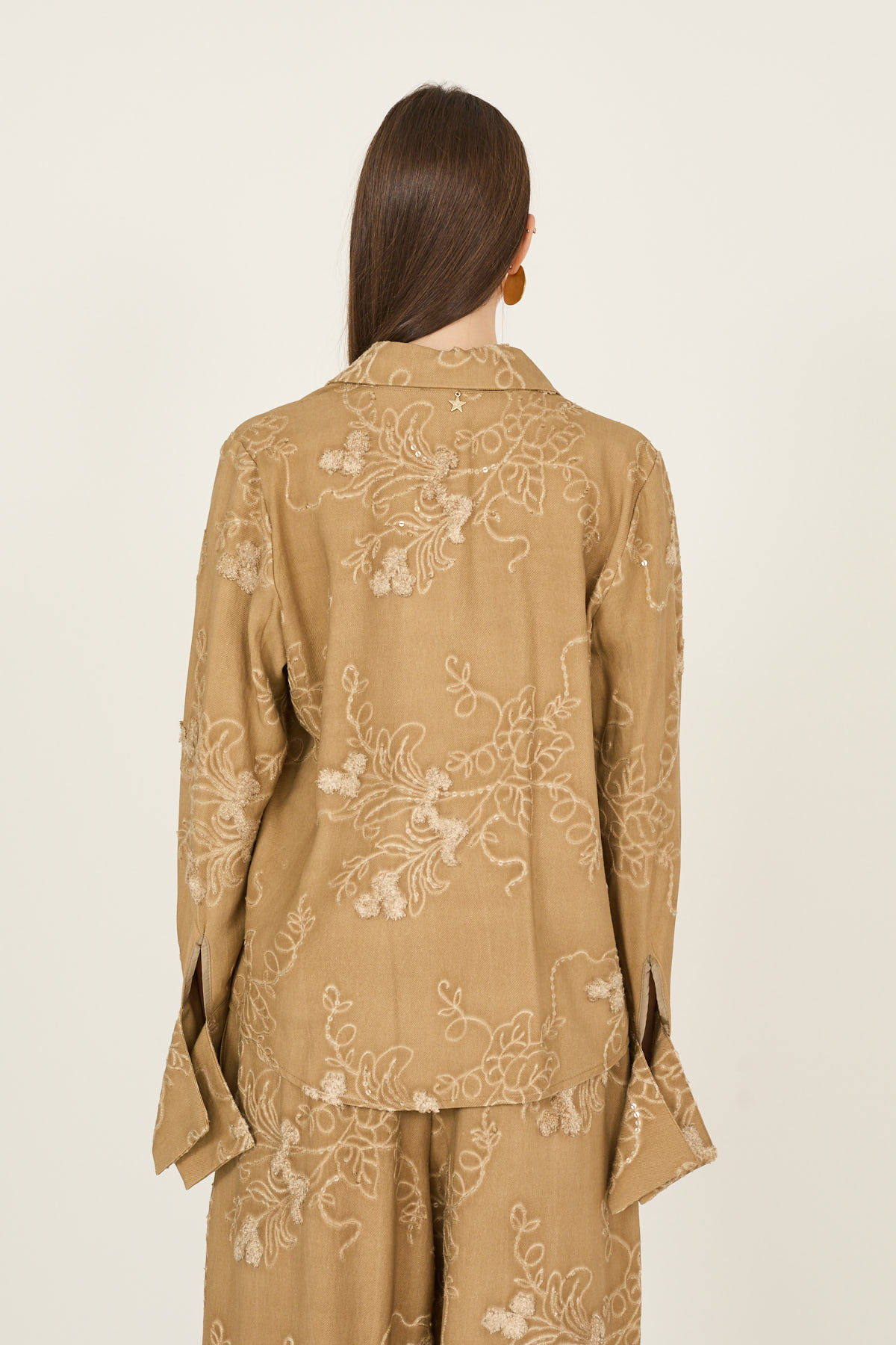 camicia-in-viscosa-con-ricami-m40f0669-18-webf.jpg