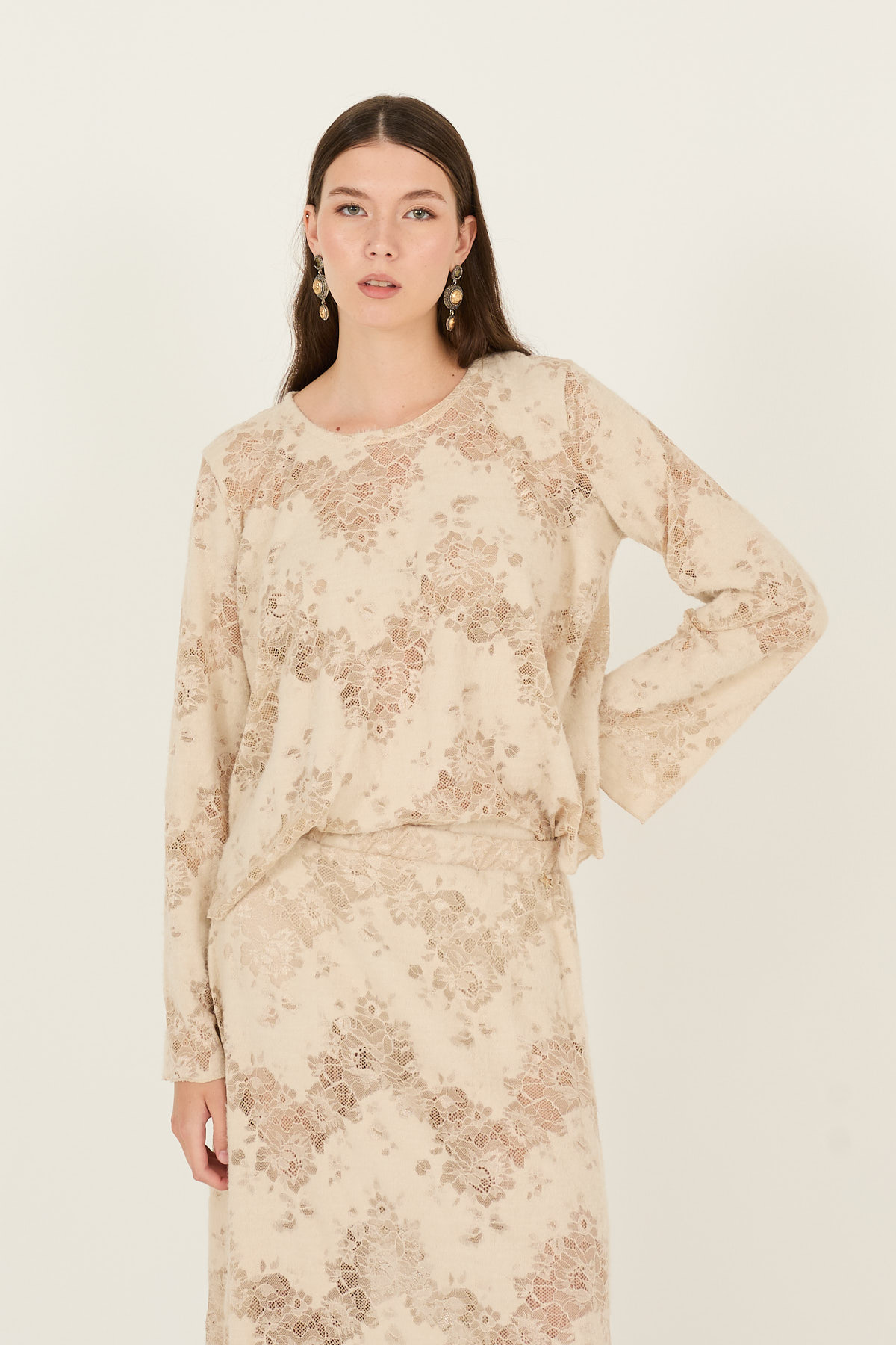 camicia-morbida-in-pizzo-d40n0961-499-webd.jpg