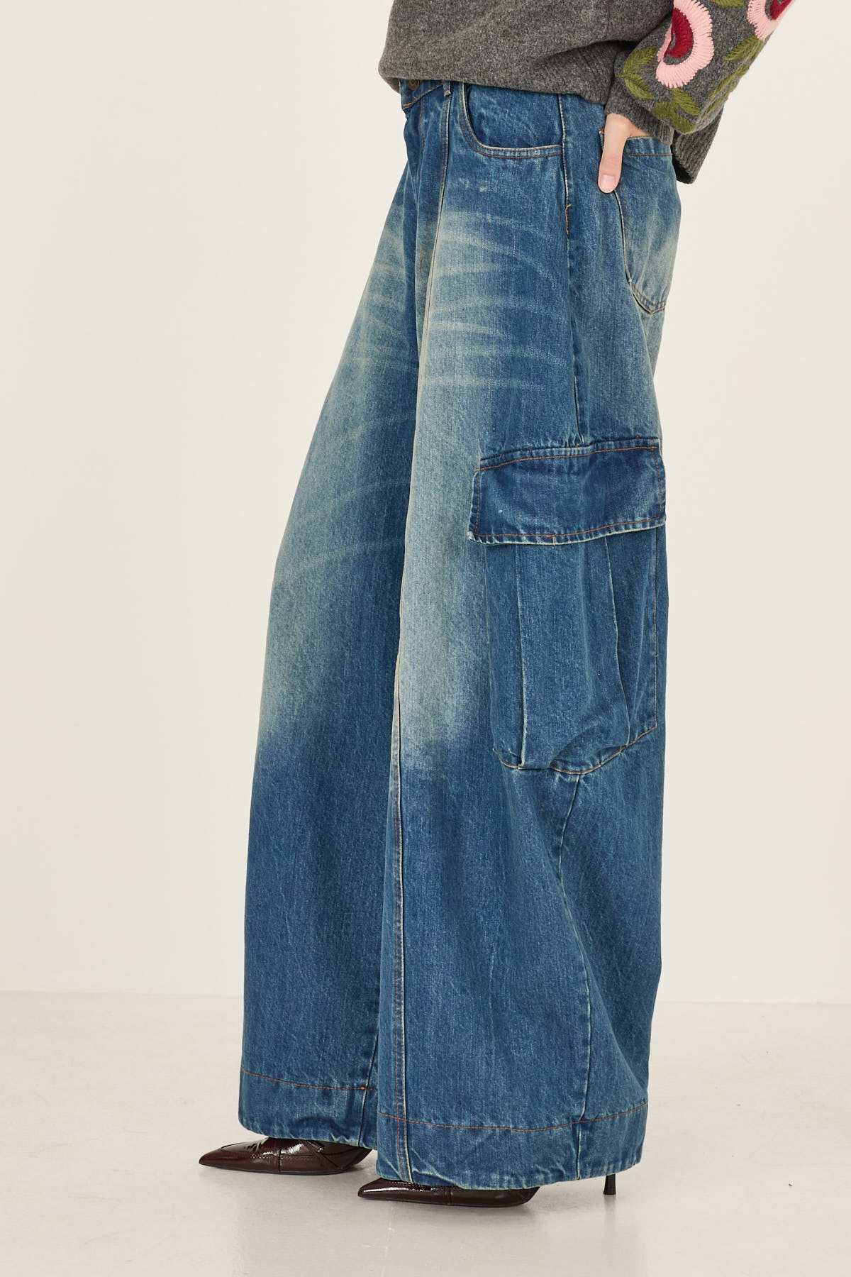 denim-cargo-m40f0823-11-webout.jpg