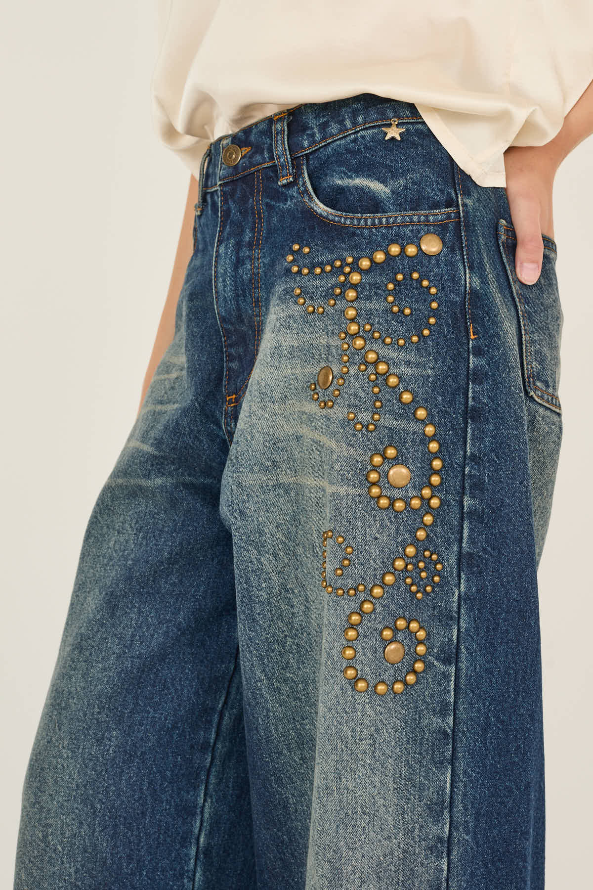 denim-con-borchie-s40m0736-11-webout.jpg