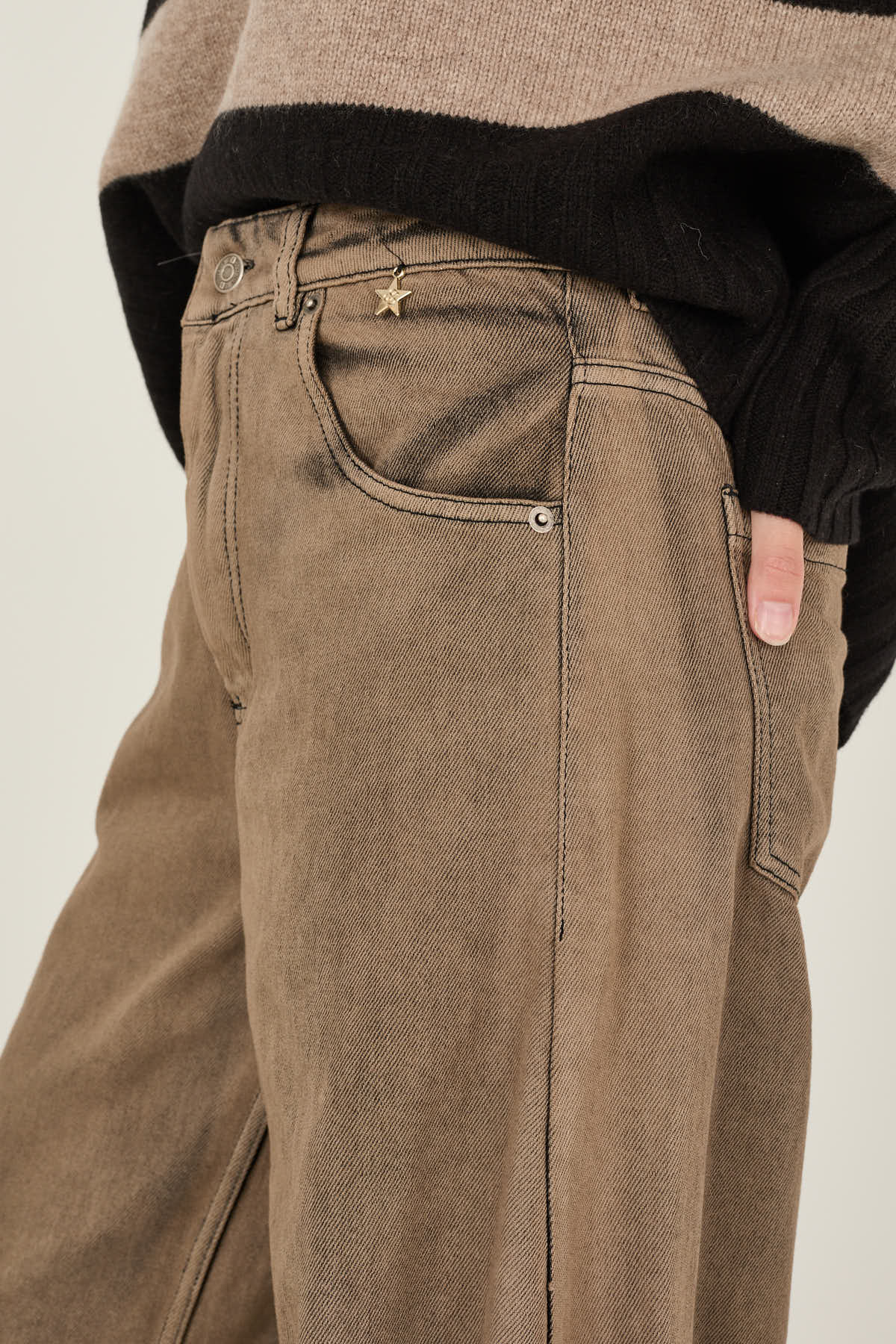 denim-gaya-m40f0771-01-webout.jpg