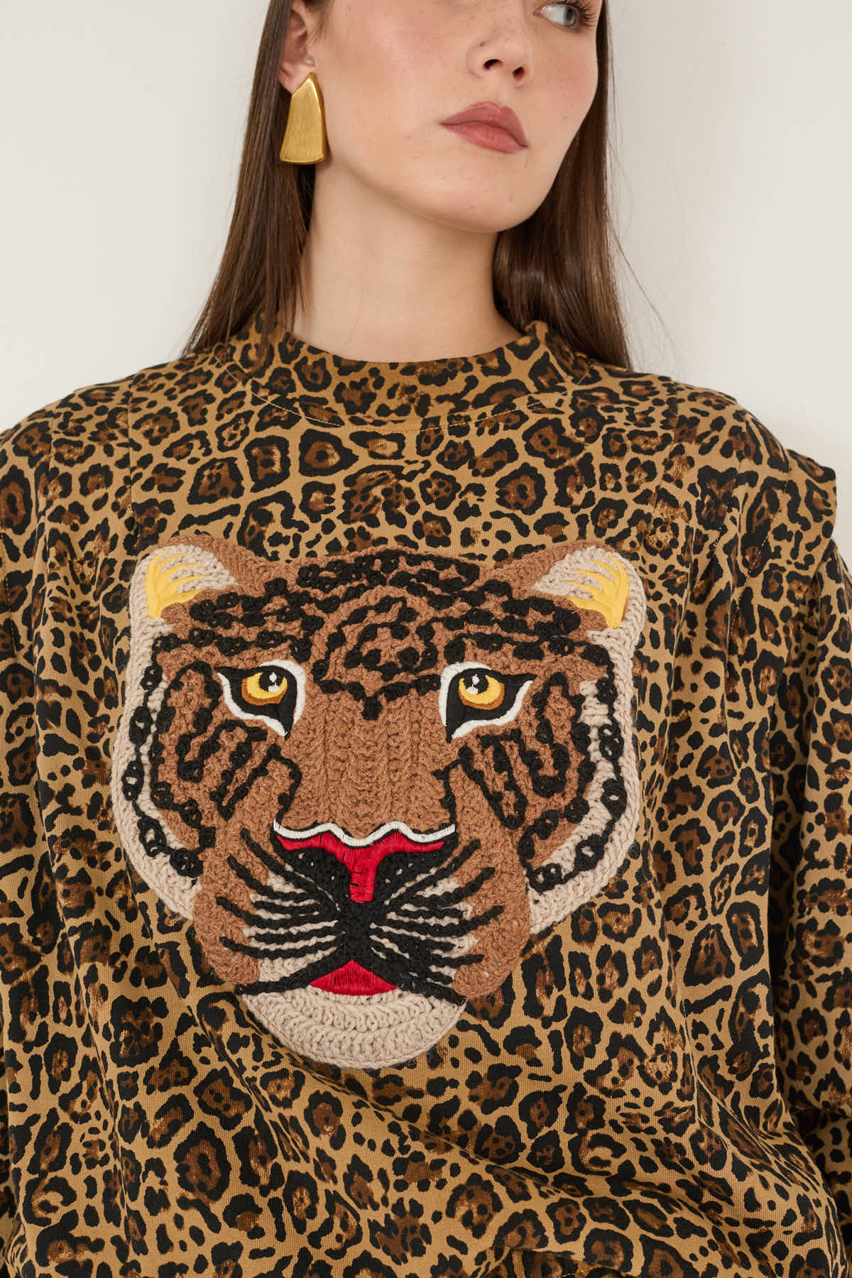 felpa-animalier-con-ricamo-s40m0761-71-webout.jpg