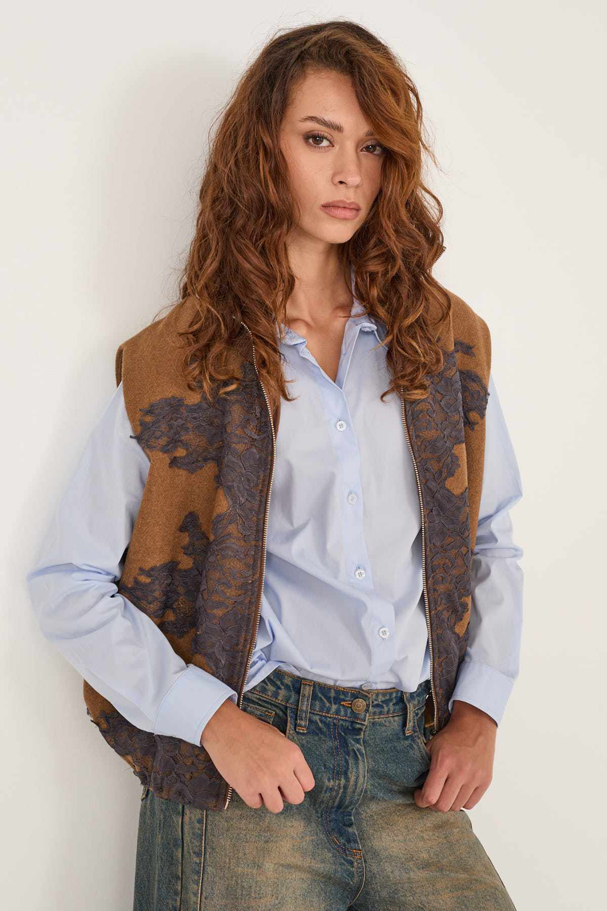 gilet-con-parti-in-pizzo-s40m0945-332-webl.jpg