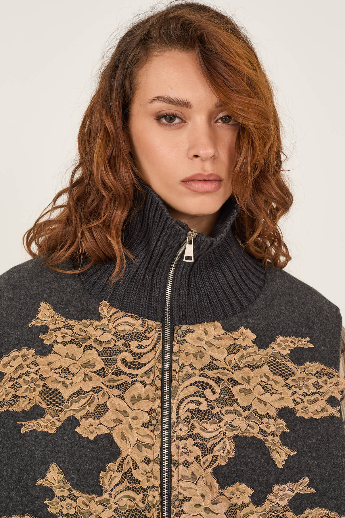 gilet-con-parti-in-pizzo-s40m0945-40-webout.jpg