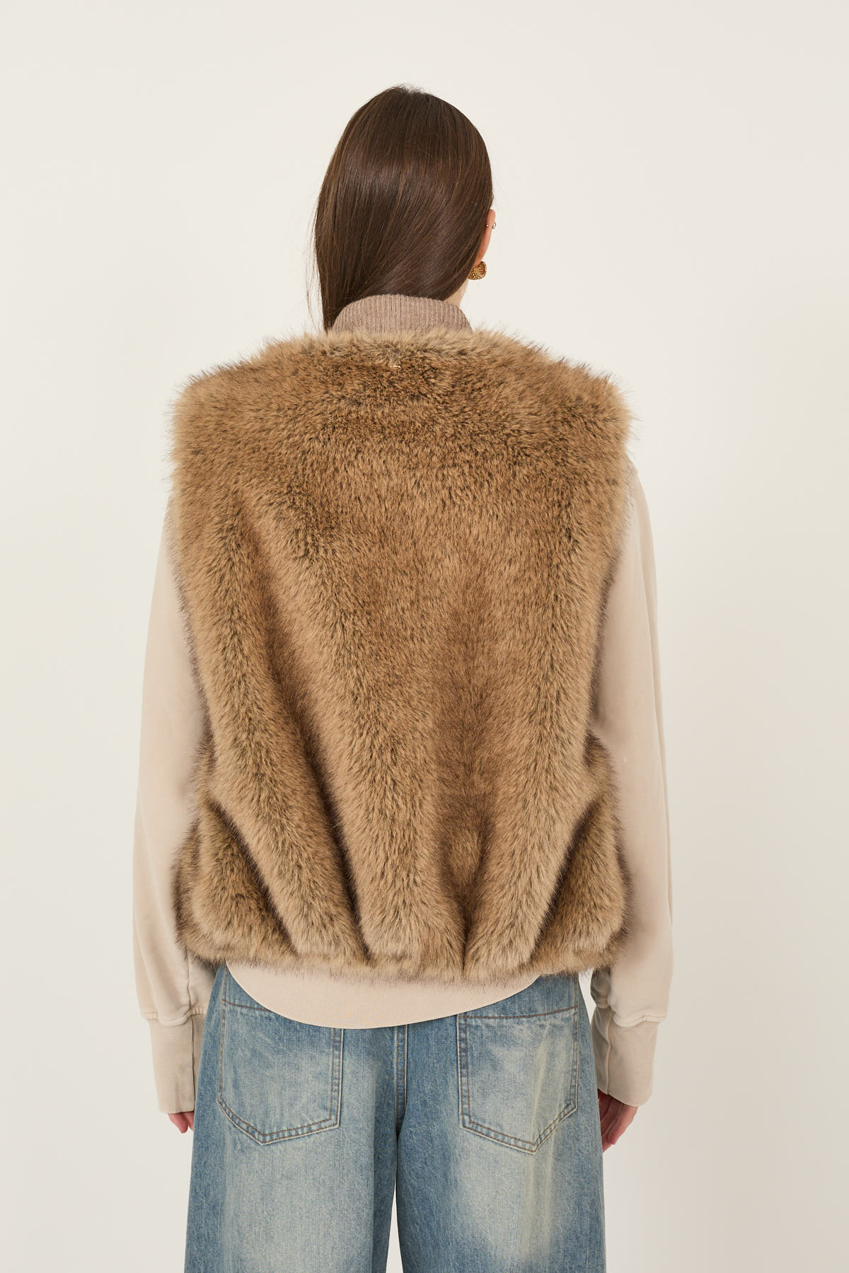 gilet-in-ecopelliccia-s40m0801-68-webl.jpg