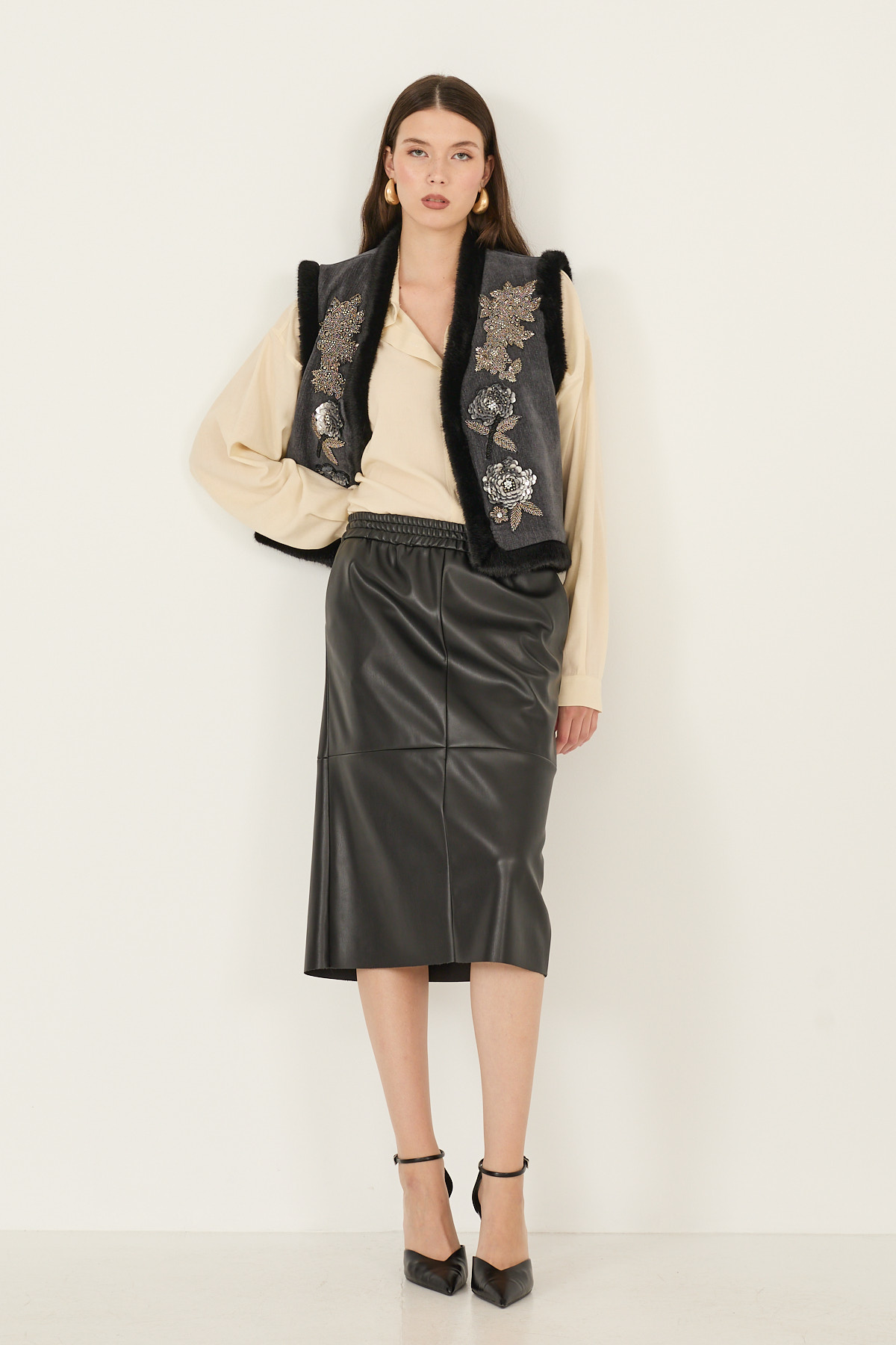 gonna-ecopelle-con-elastico-in-vita-w40s0522-01-weba.jpg
