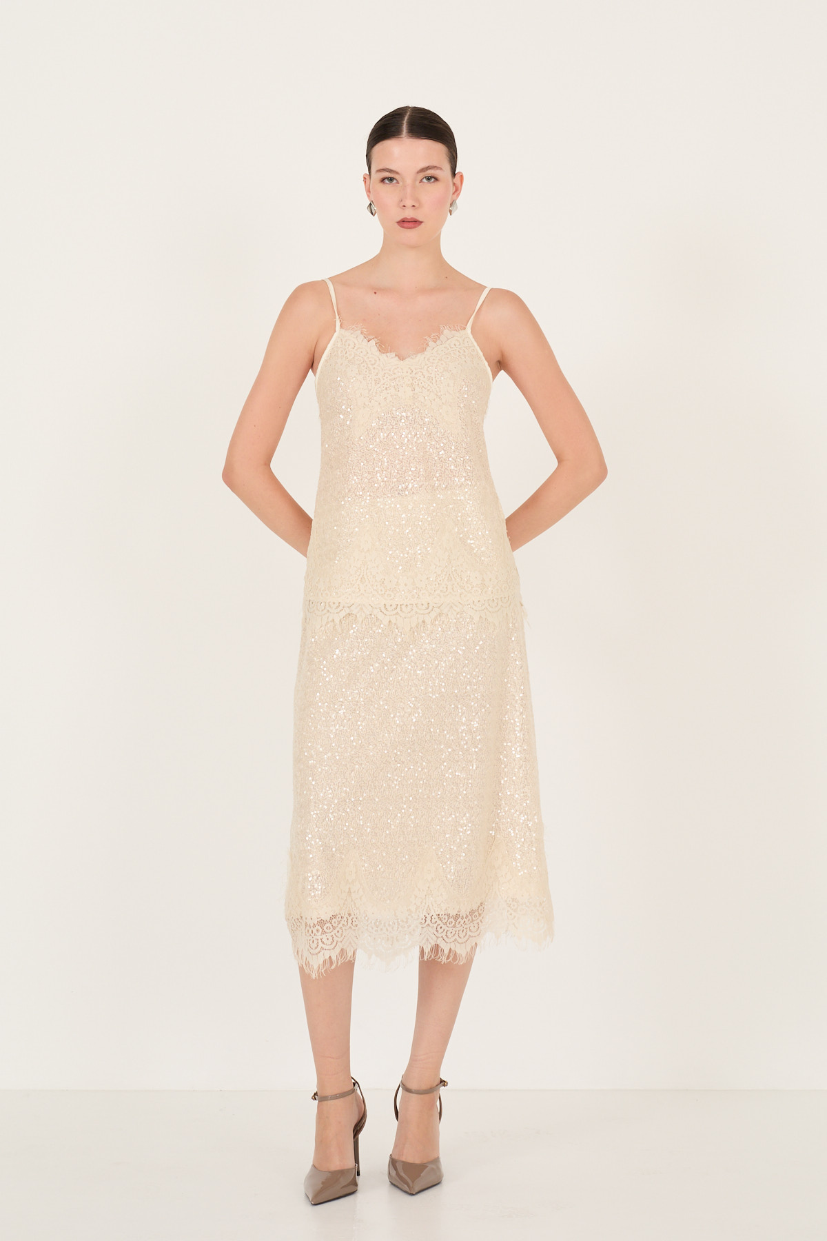 gonna-paillettes-con-pizzo-f40x1030-51-weba.jpg