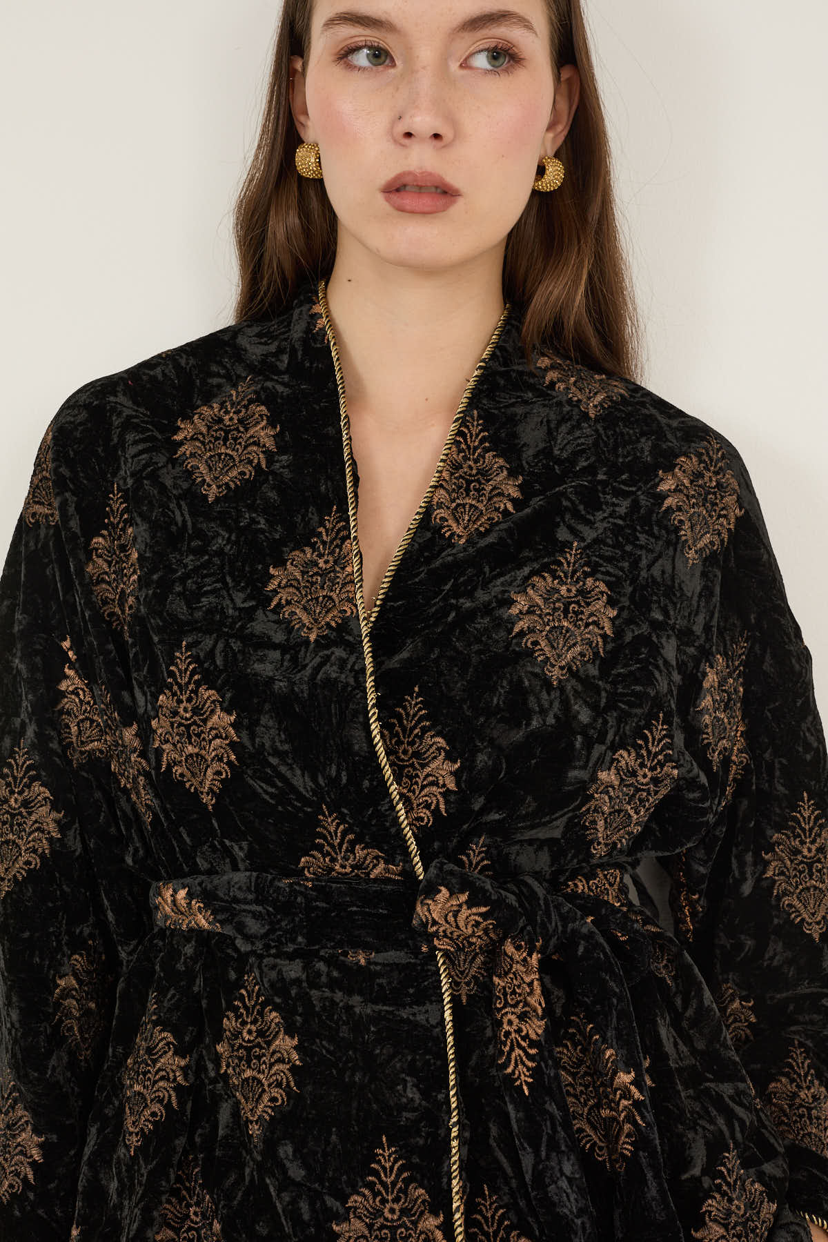 kimono-in-velluto-s40m0917-01-webout.jpg