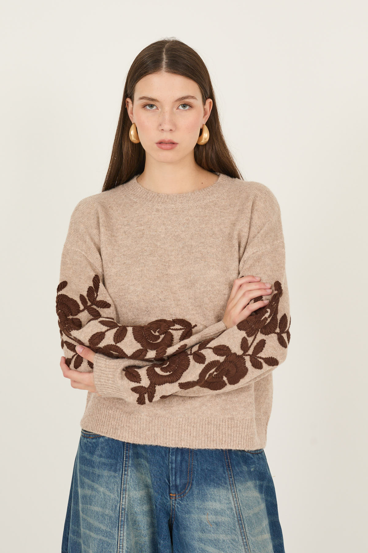 maglia-con-ricami-d40v0768-226-weba.jpg