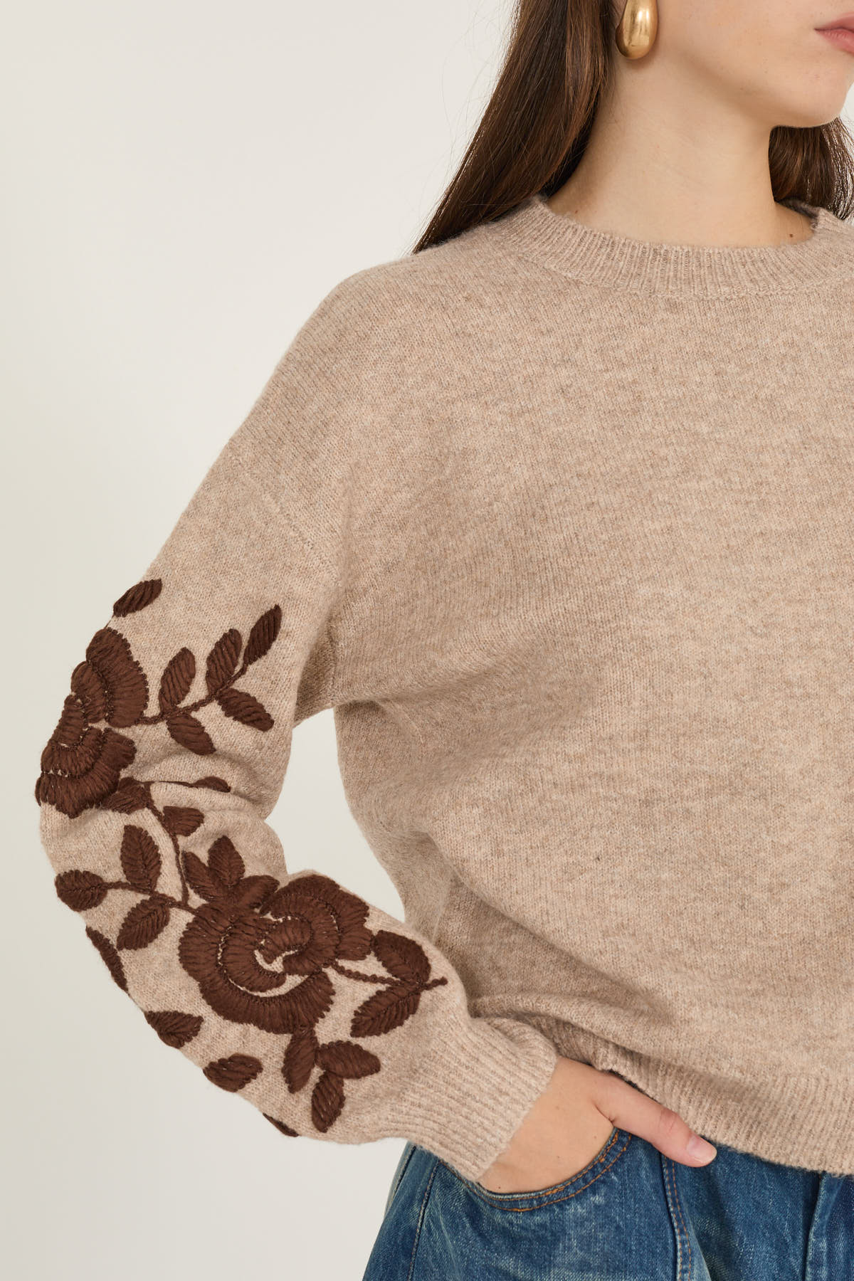 maglia-con-ricami-d40v0768-226-webout.jpg