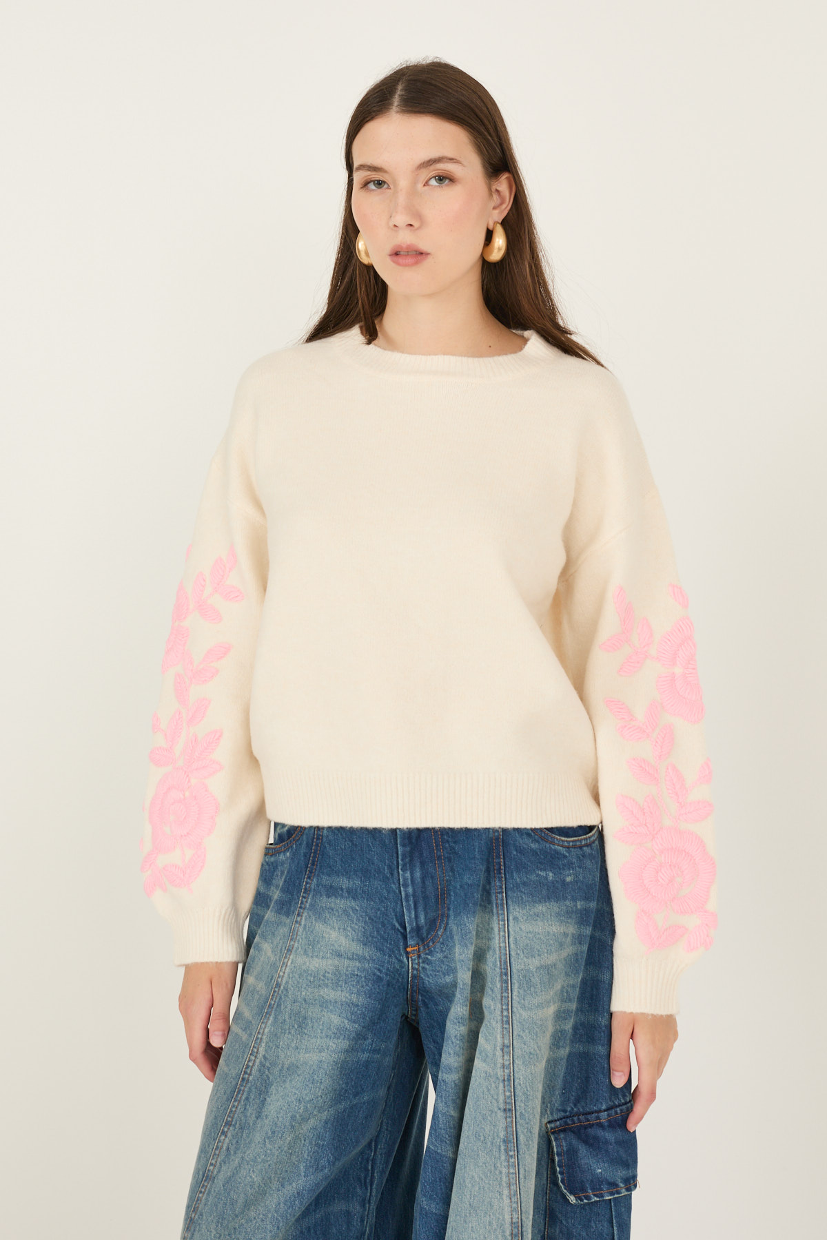 maglia-con-ricami-d40v0768-24-webd.jpg