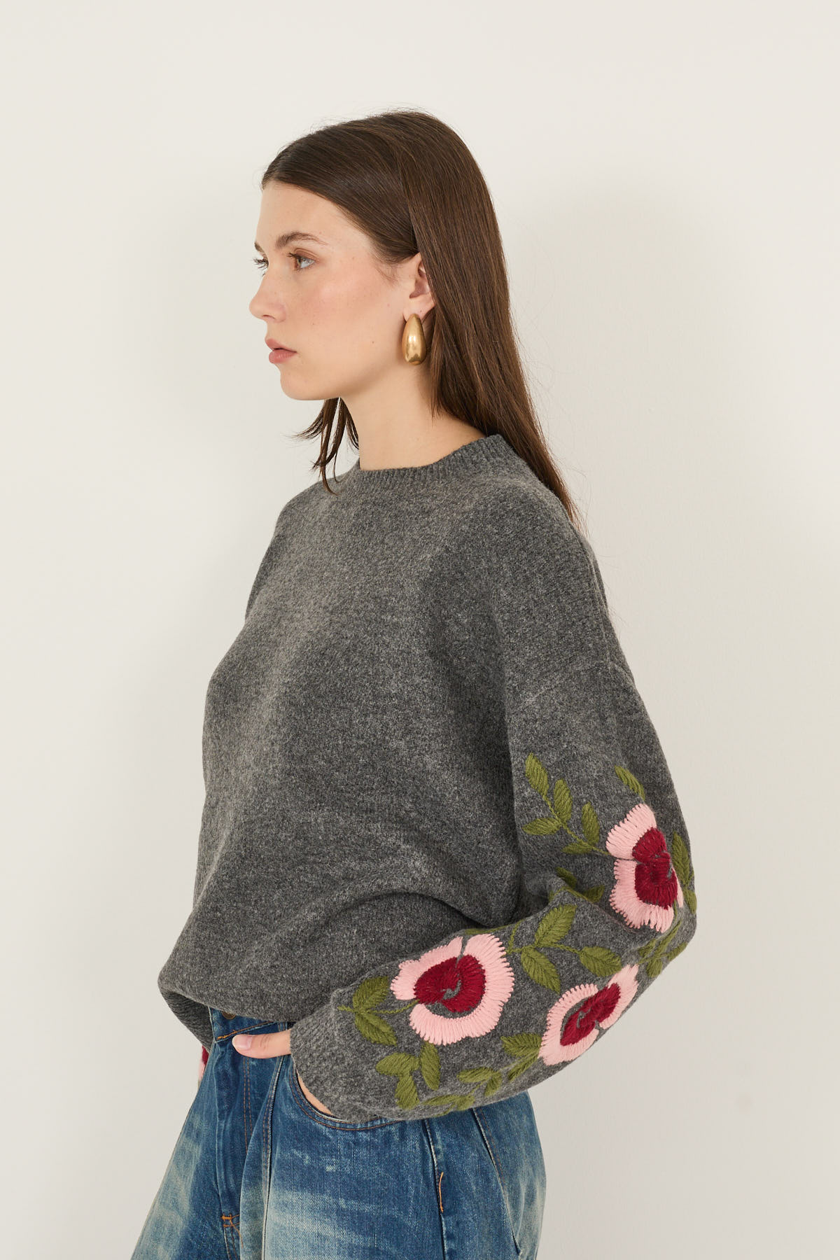 maglia-con-ricami-d40v0768-40-webout.jpg