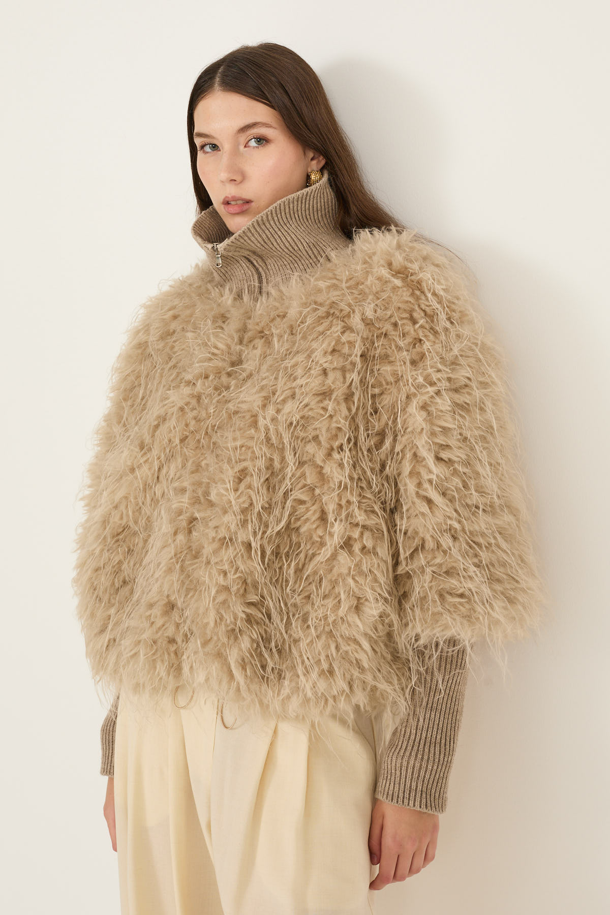 morbida-ecopelliccia-con-polsini-e-collo-in-maglia-s40m0924-76-webf.jpg