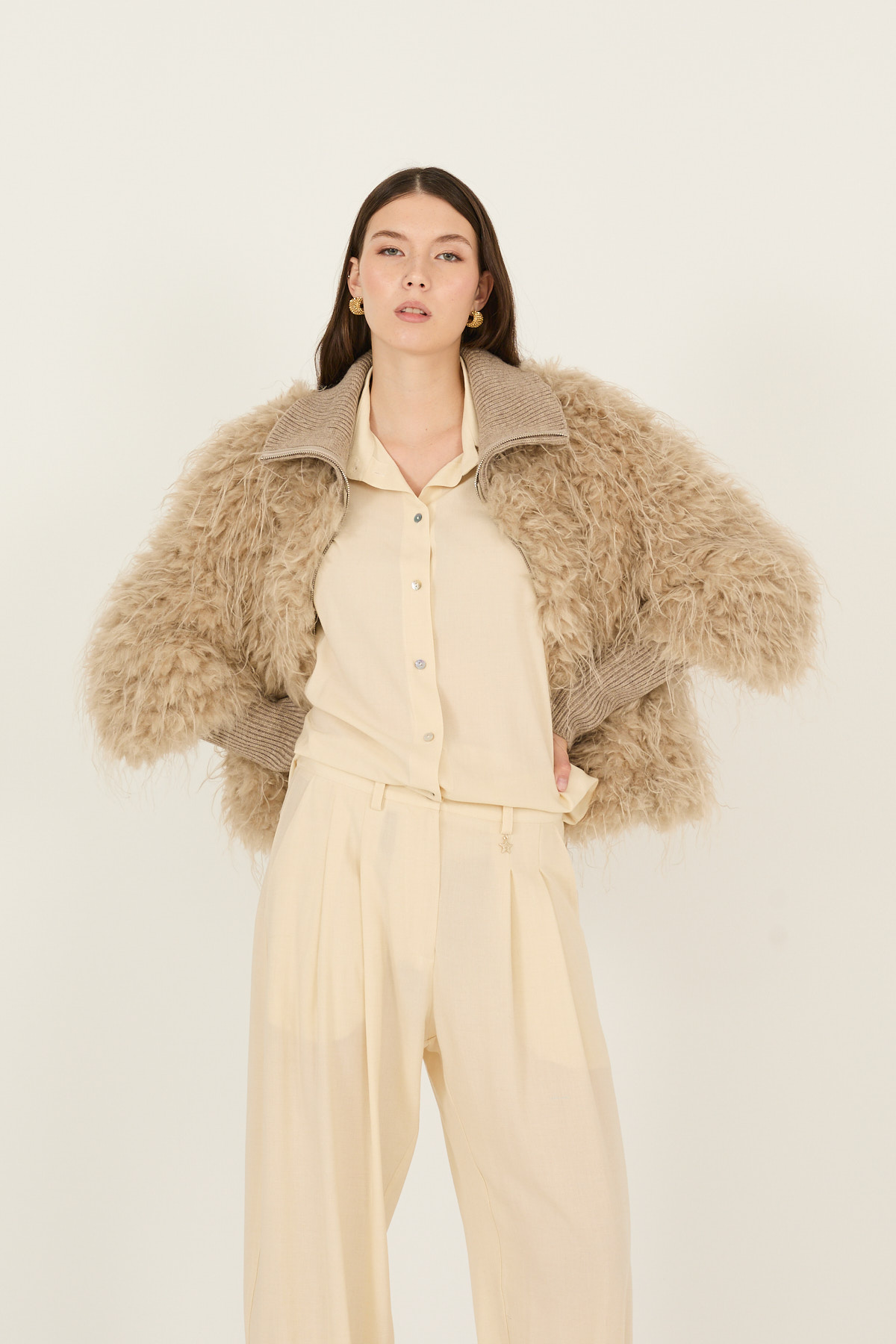 morbida-ecopelliccia-con-polsini-e-collo-in-maglia-s40m0924-76-webout.jpg