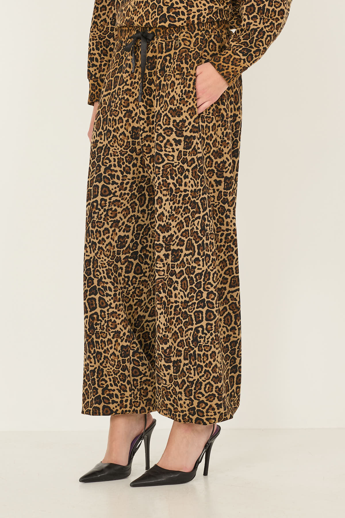 pantalone-animalier-con-polsino-alla-caviglia-s40m0760-71-webd.jpg
