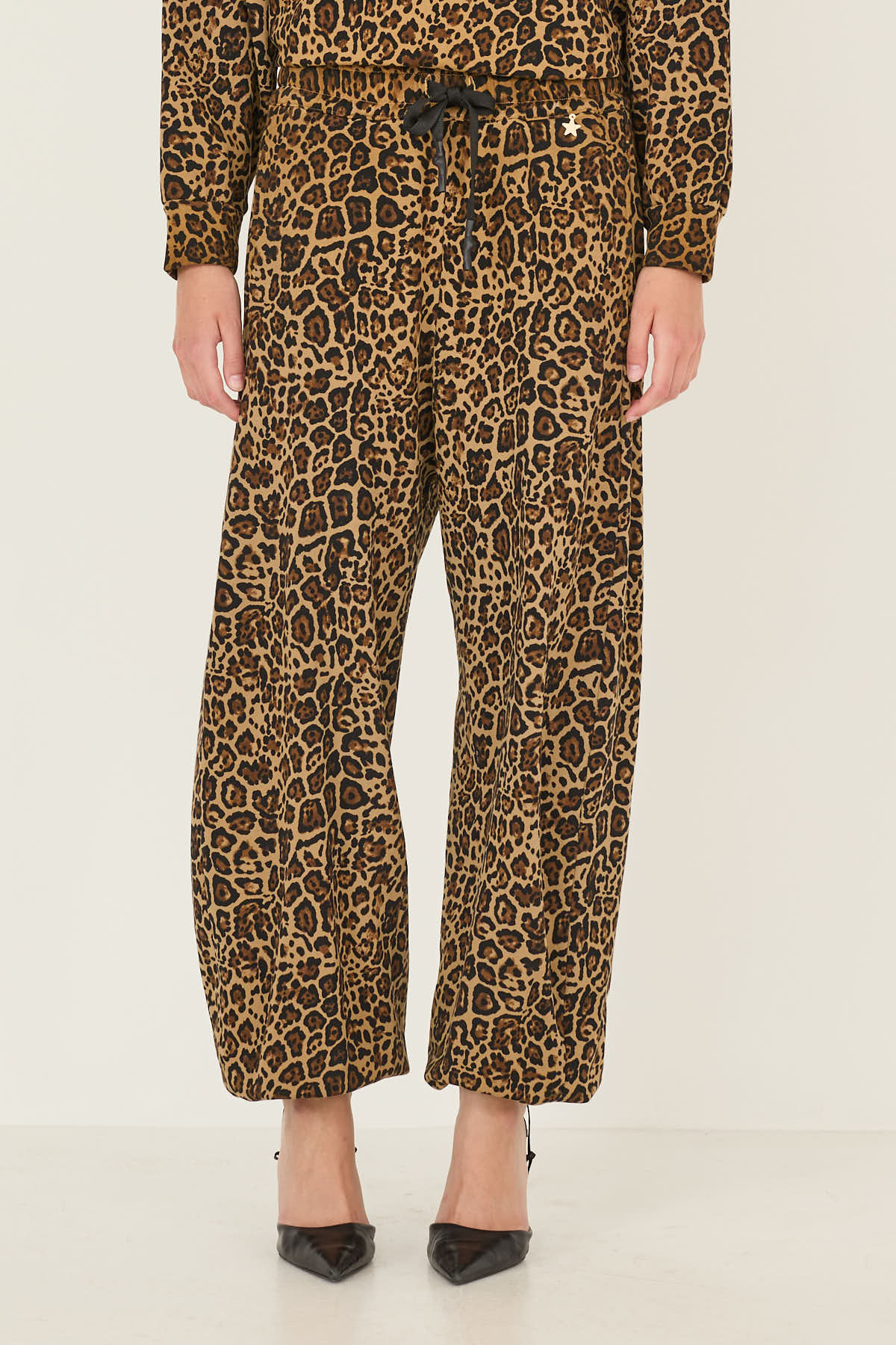 pantalone-animalier-con-polsino-alla-caviglia-s40m0760-71-webout.jpg