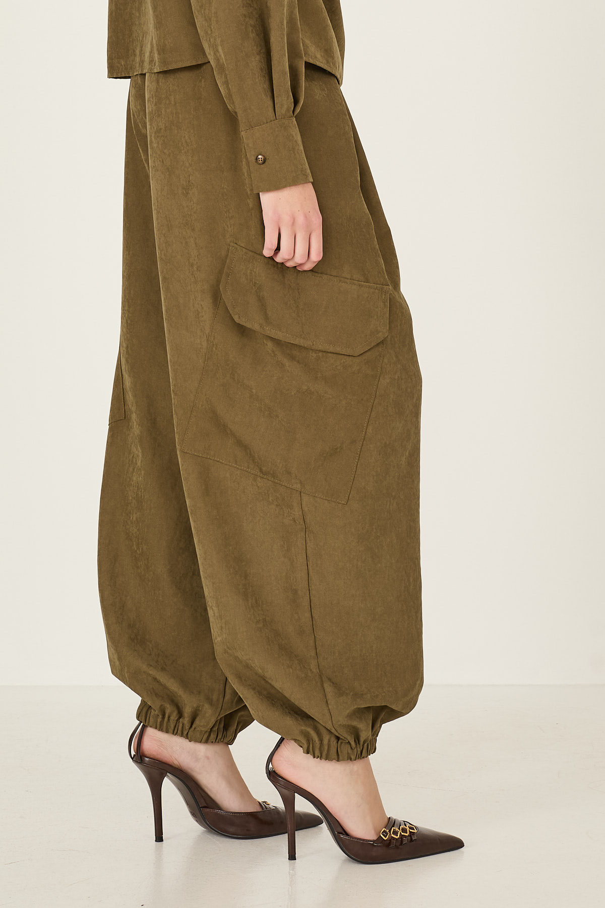 pantalone-cargo-s40m0977-14-webd.jpg
