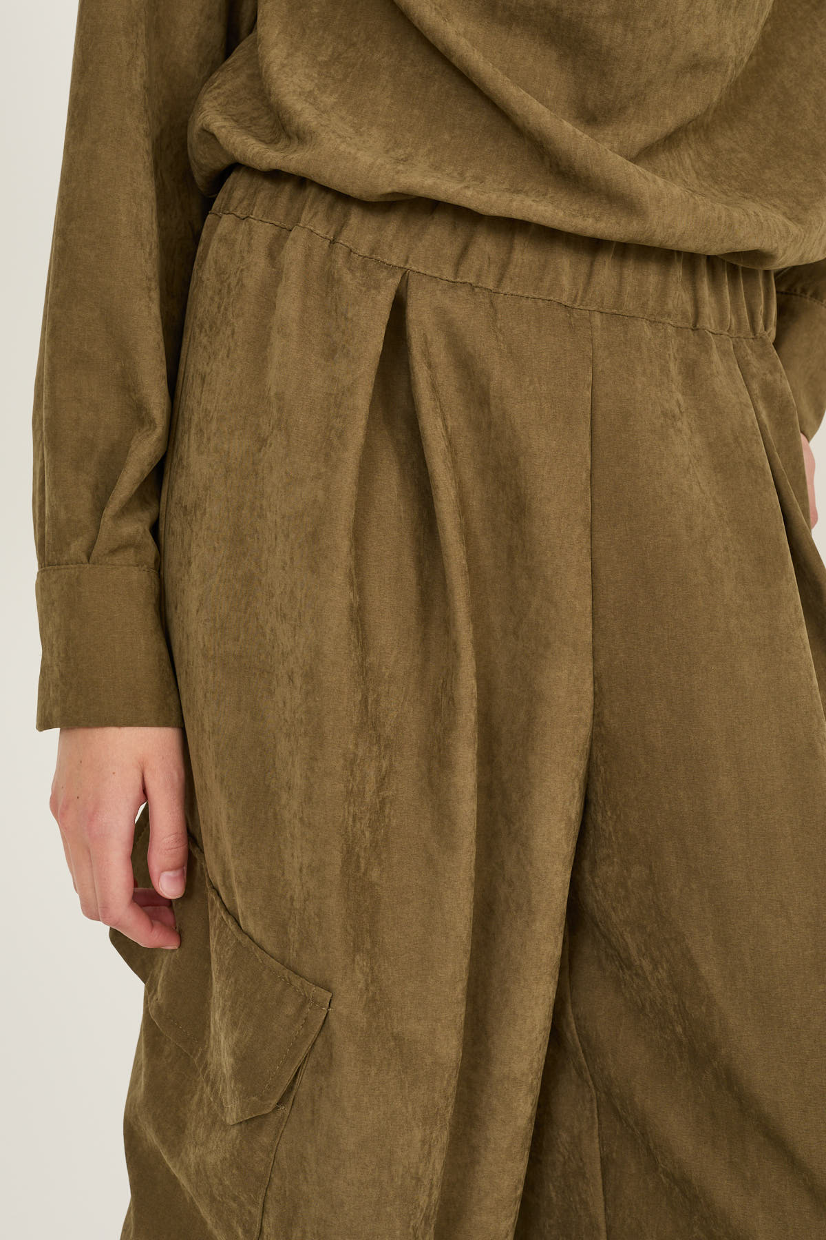 pantalone-cargo-s40m0977-14-webf.jpg