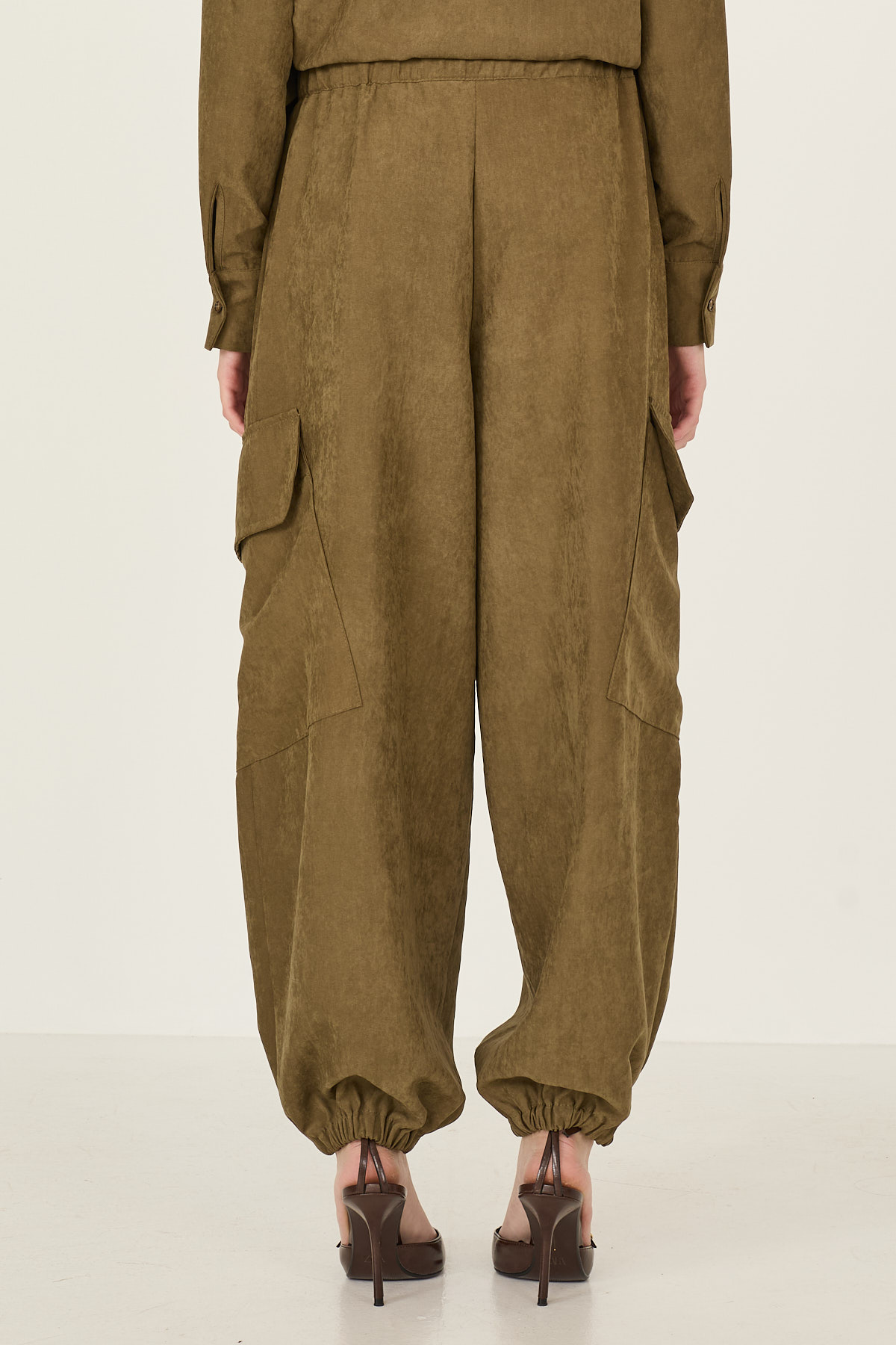 pantalone-cargo-s40m0977-14-webl.jpg