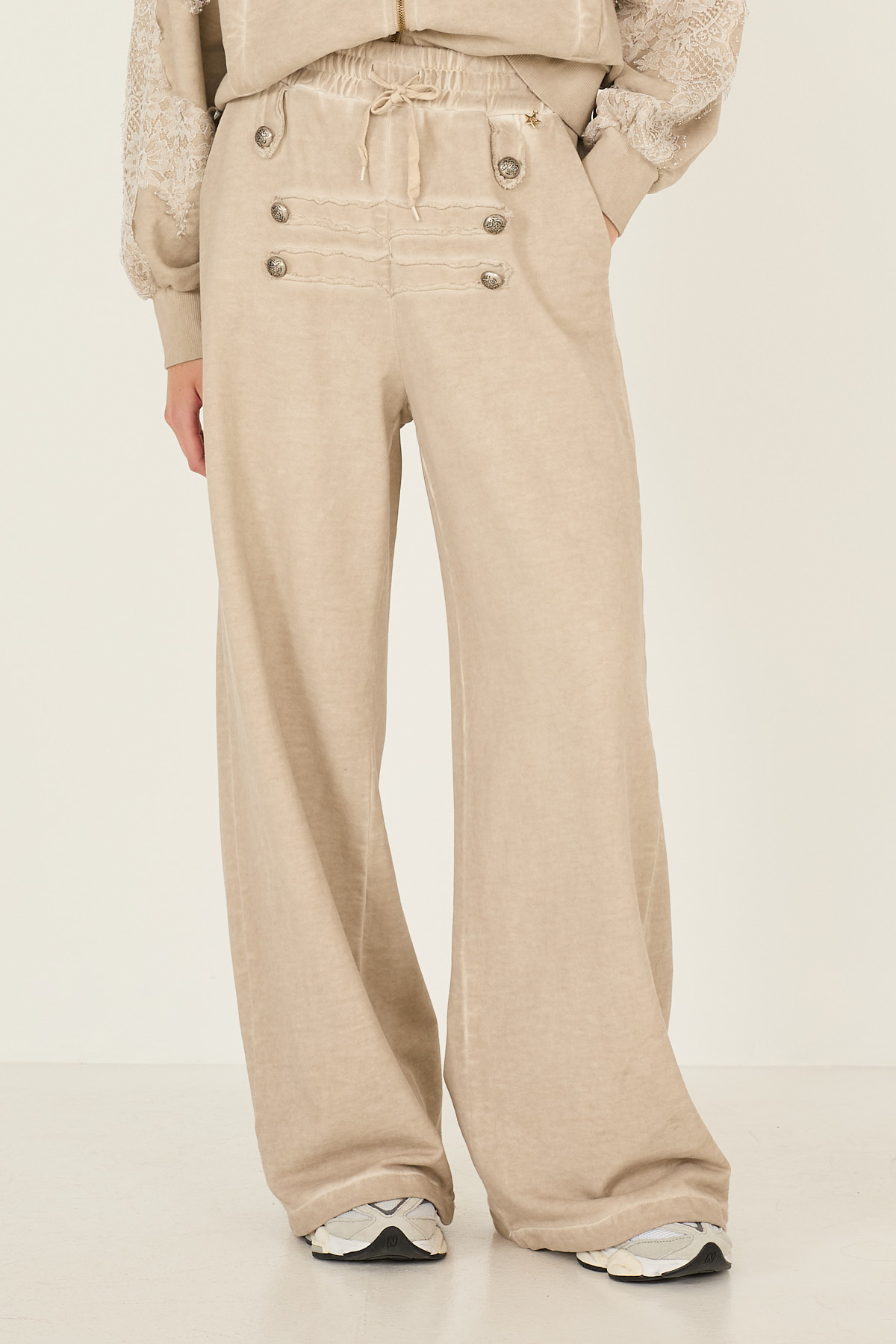 pantalone-con-alamari-s40m0927-10-webout.jpg