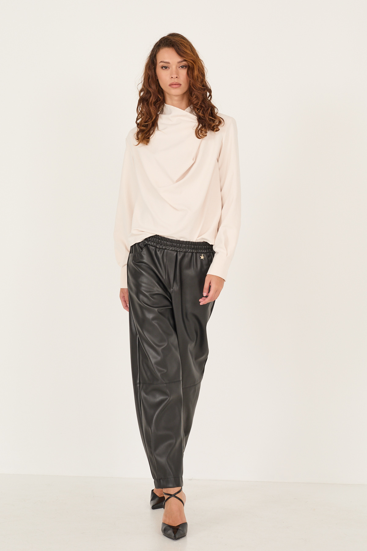 pantalone-ecopelle-w40s0523-01-weba.jpg