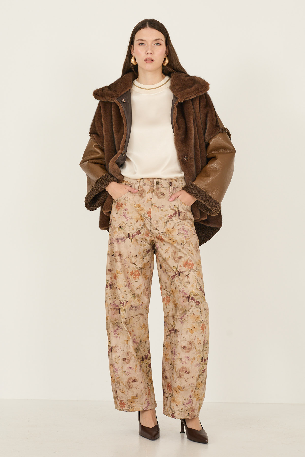 pantalone-floreale-s40m0944-74-weba.jpg