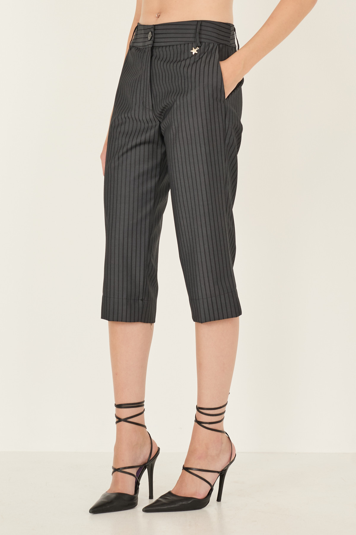 pantalone-gessato-f40x0786-01-webd.jpg