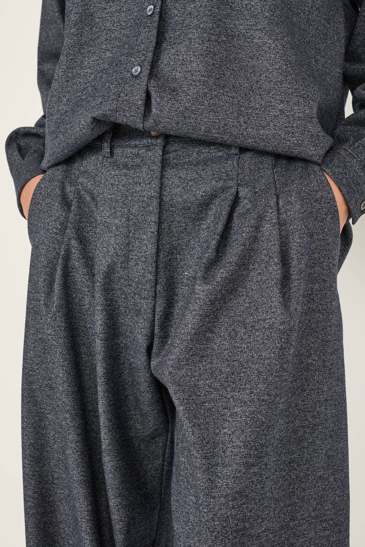 pantalone-in-misto-viscosa-f40x0822-73-webout.jpg