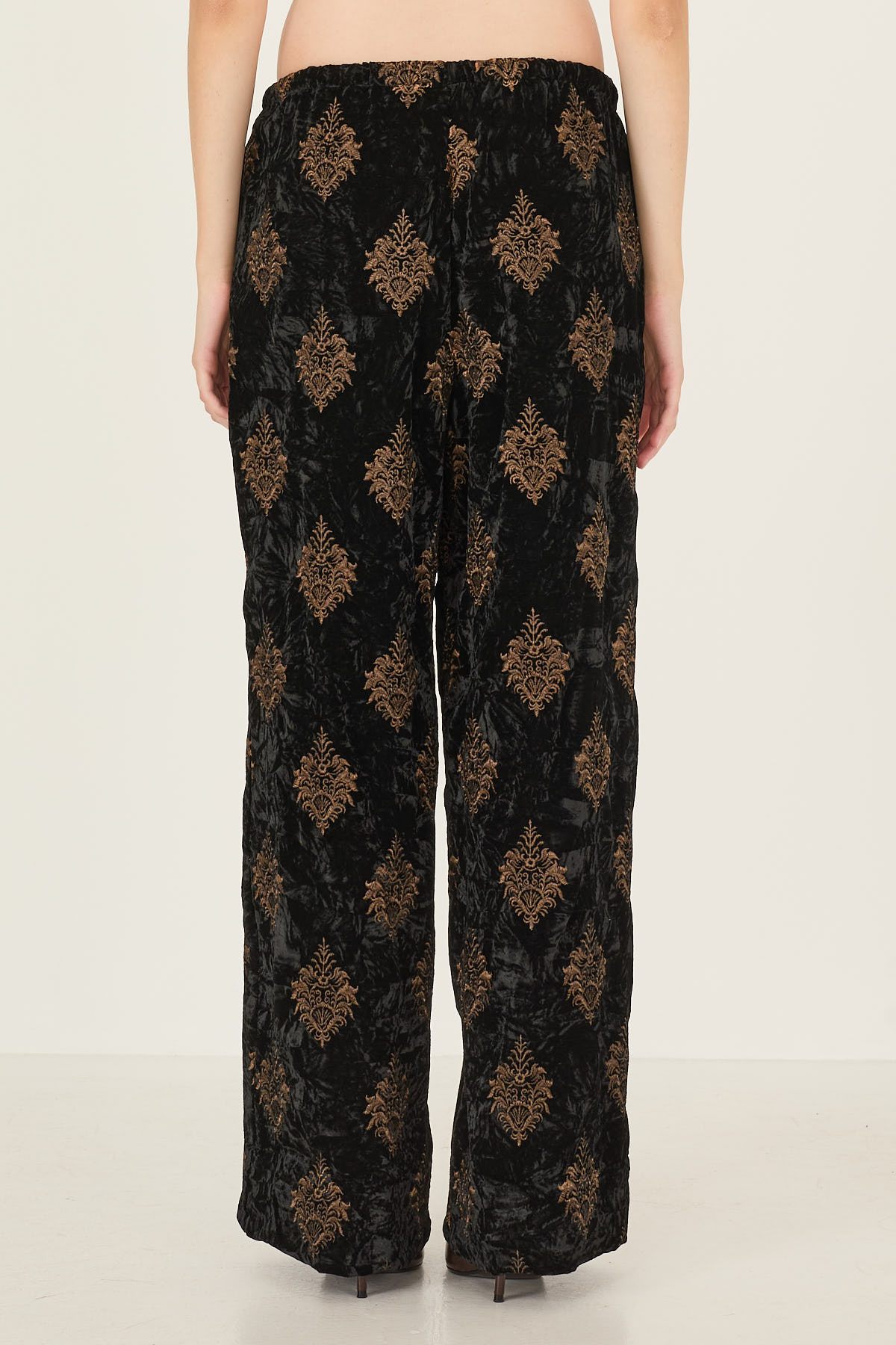 pantalone-in-velluto-s40m0916-01-webf.jpg