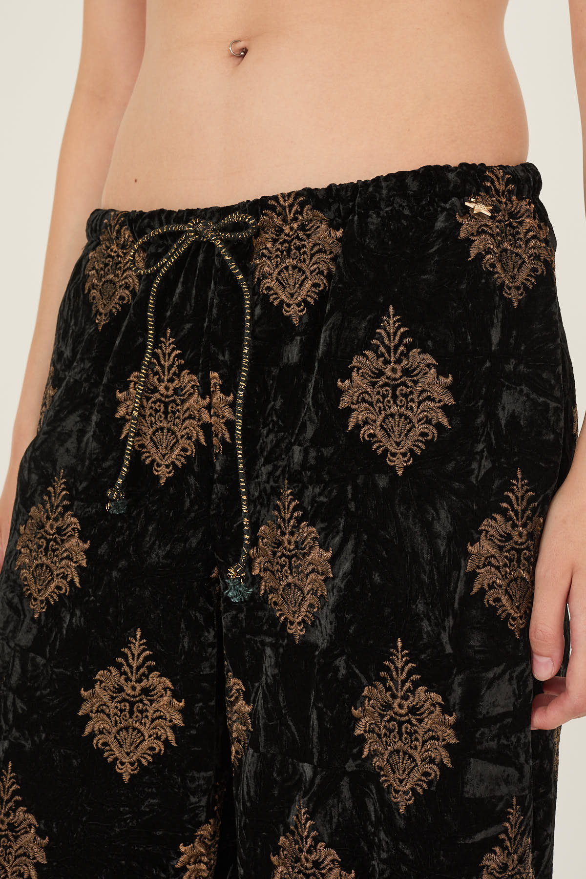 pantalone-in-velluto-s40m0916-01-webout.jpg