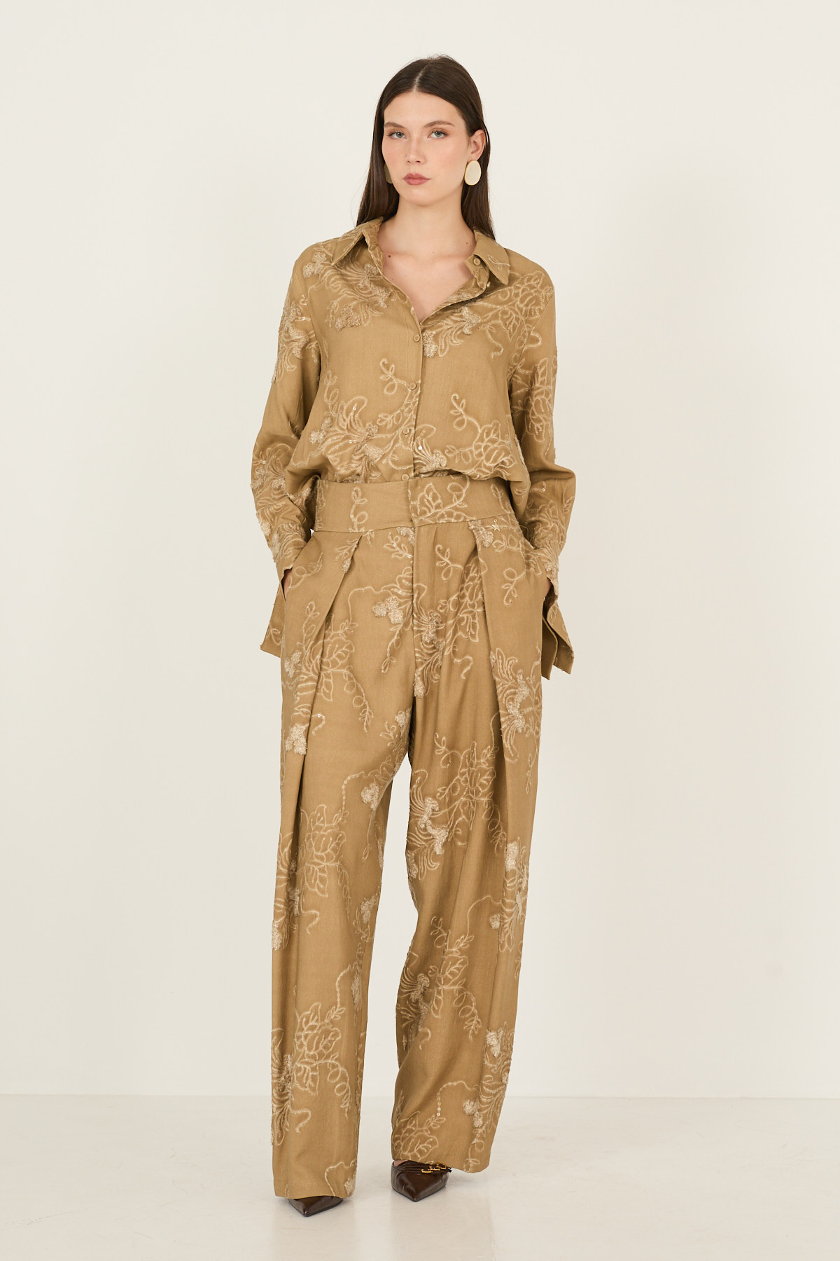 pantalone-in-viscosa-con-ricami-m40f0670-18-weba.jpg