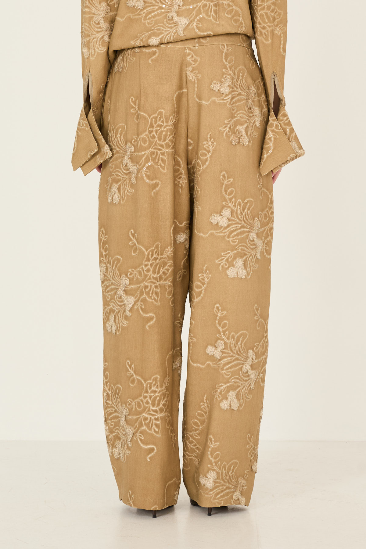pantalone-in-viscosa-con-ricami-m40f0670-18-webd.jpg