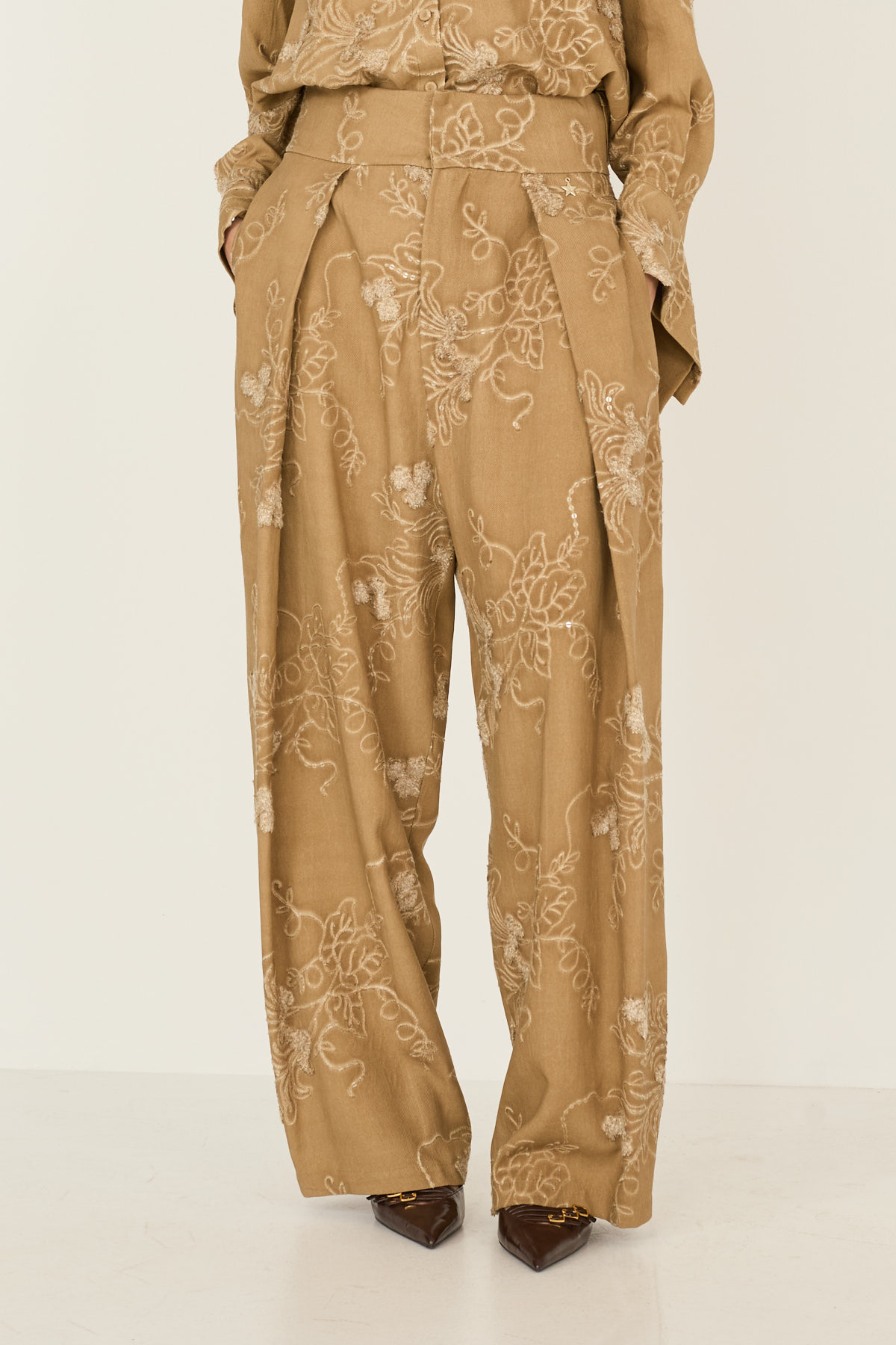 pantalone-in-viscosa-con-ricami-m40f0670-18-webout.jpg