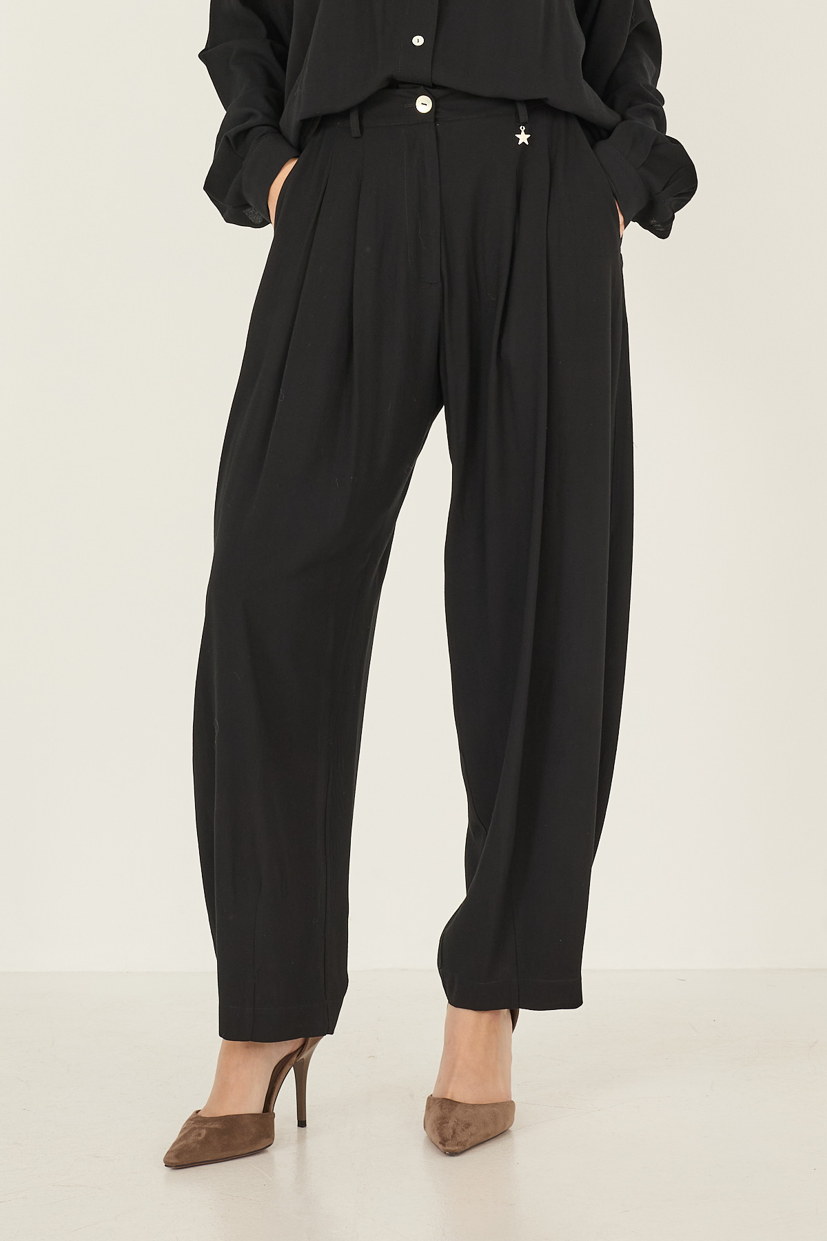 pantalone-in-viscosa-e-lana-f40x0896-01-webd.jpg