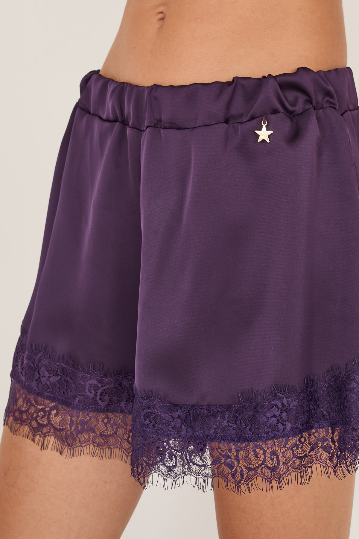 shorts-raso-con-pizzo-d40n1032-267-webout.jpg