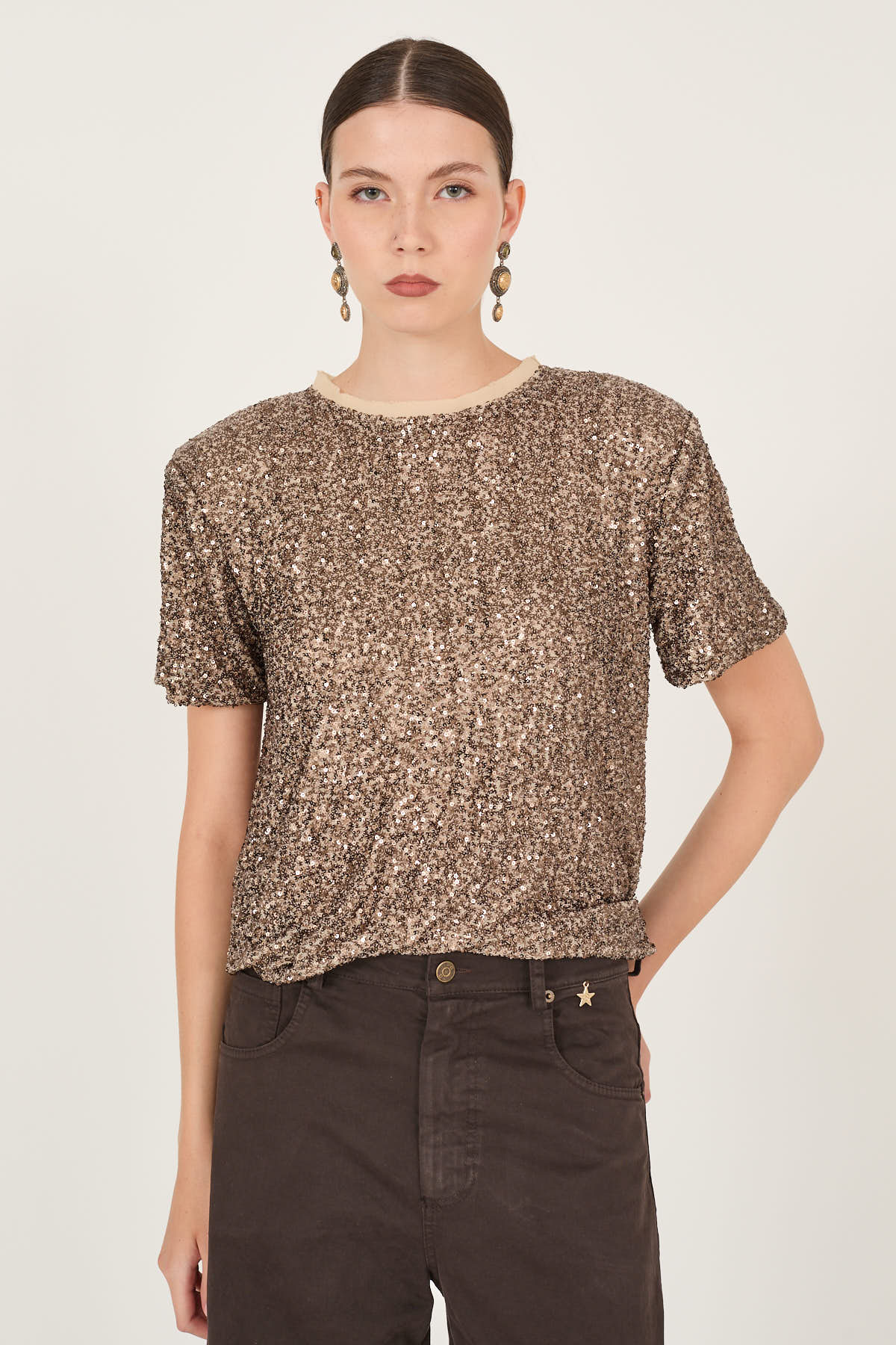 t-shirt-con-paillettes-s40m1122-189-webd.jpg