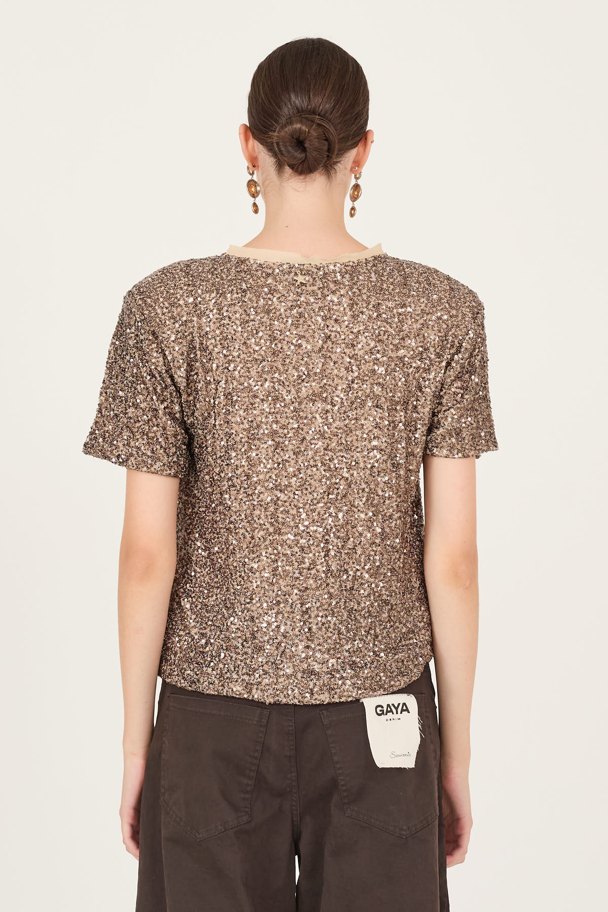 t-shirt-con-paillettes-s40m1122-189-webf.jpg