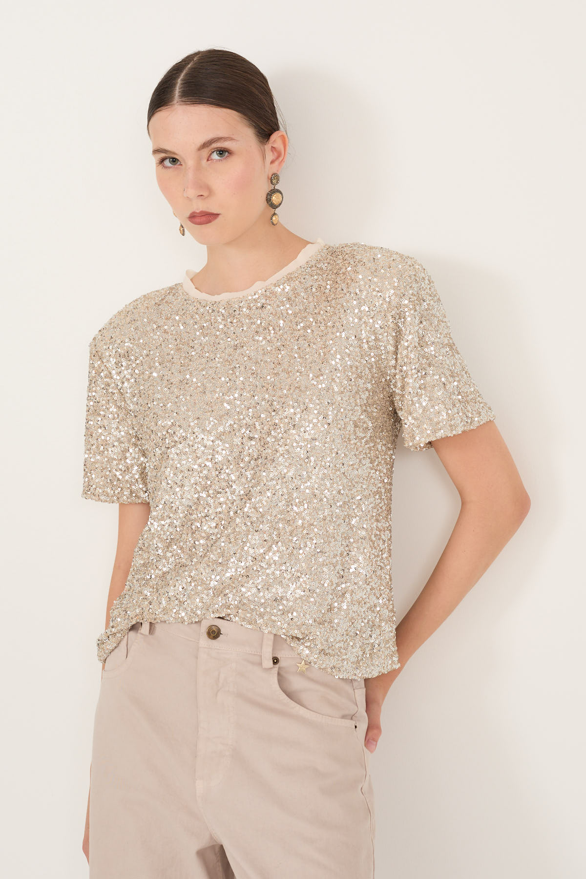 t-shirt-con-paillettes-s40m1122-60-weba.jpg