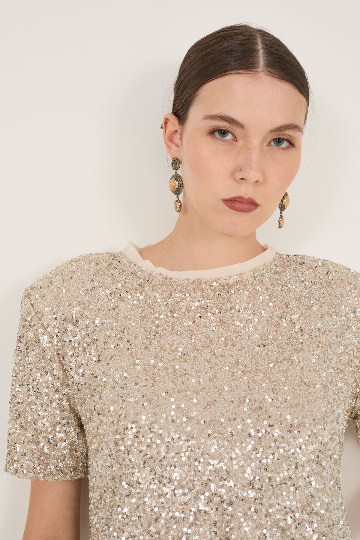 t-shirt-con-paillettes-s40m1122-60-webout.jpg