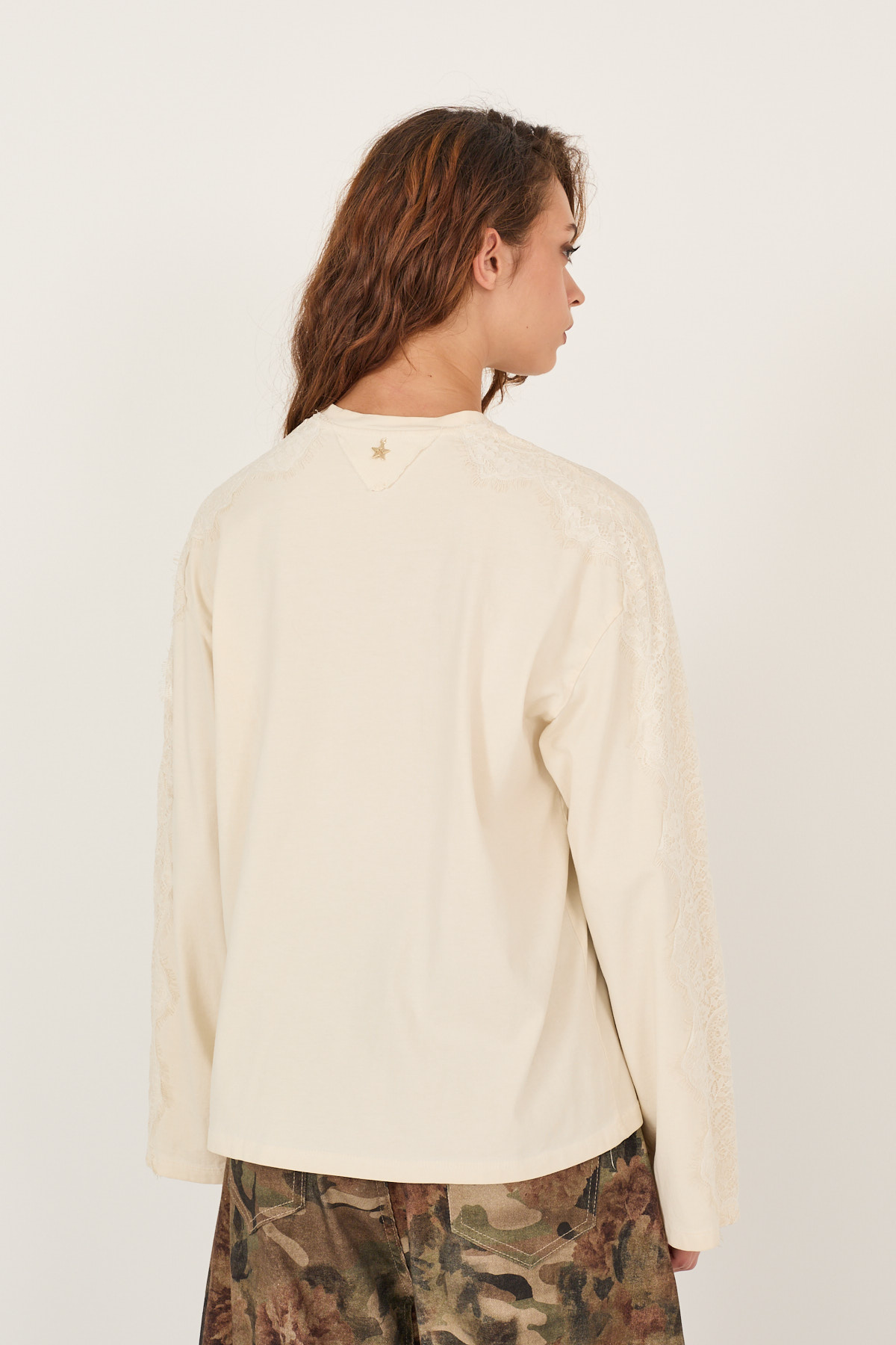 t-shirt-con-pizzo-m40f1018-24-webf.jpg