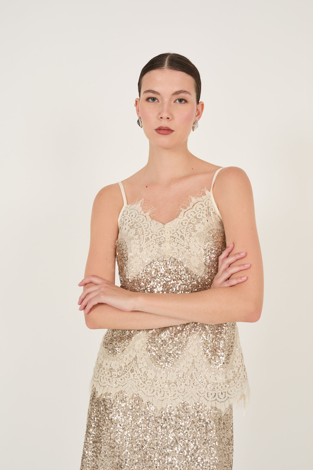 top-paillettes-con-pizzo-f40x1029-330-webout.jpg