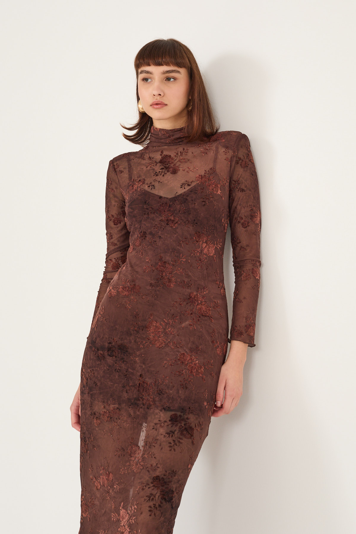 abito-in-pizzo-m40f1248-07-webout.jpg