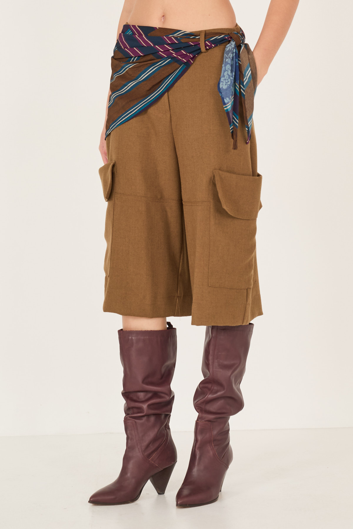 bermuda-con-foulard-s40m1148-177-webout.jpg