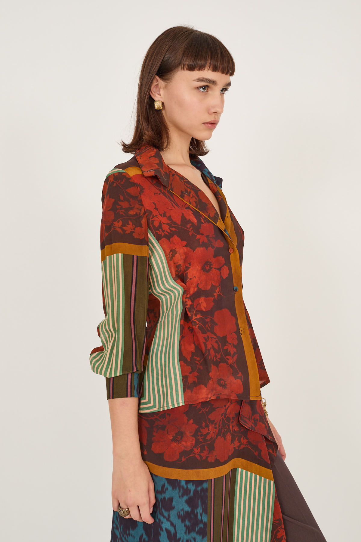 camicia-a-fantasia-con-riprese-in-vita-m40f1185-132-webd.jpg
