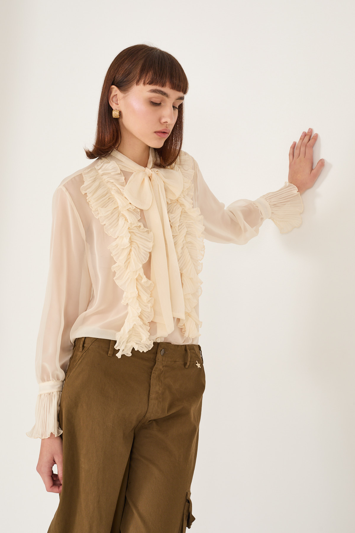 camicia-con-ruches-e-fiocco-al-collo-t40r0708-74-webout.jpg